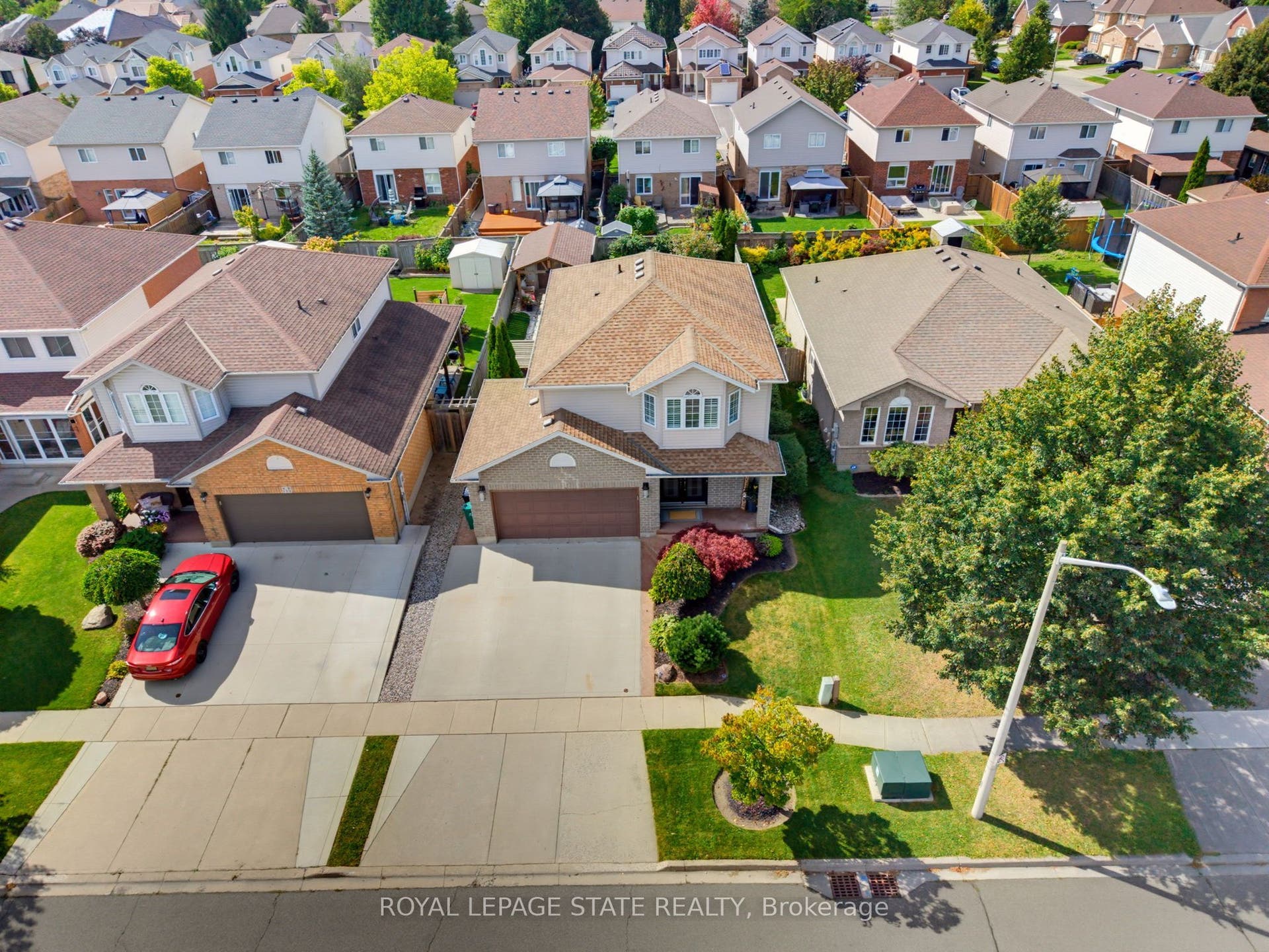 135 Mcnichol Drive, Cambridge, Waterloo ON N1P 1G8 135 Mcnichol Drive, Cambridge, Waterloo ON N1P 1G8