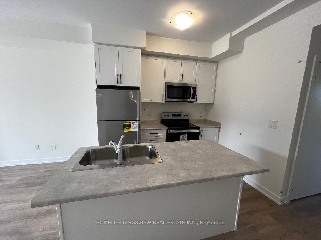 160 Densmore Road, #602, Cobourg, Northumberland ON K9A 0X8