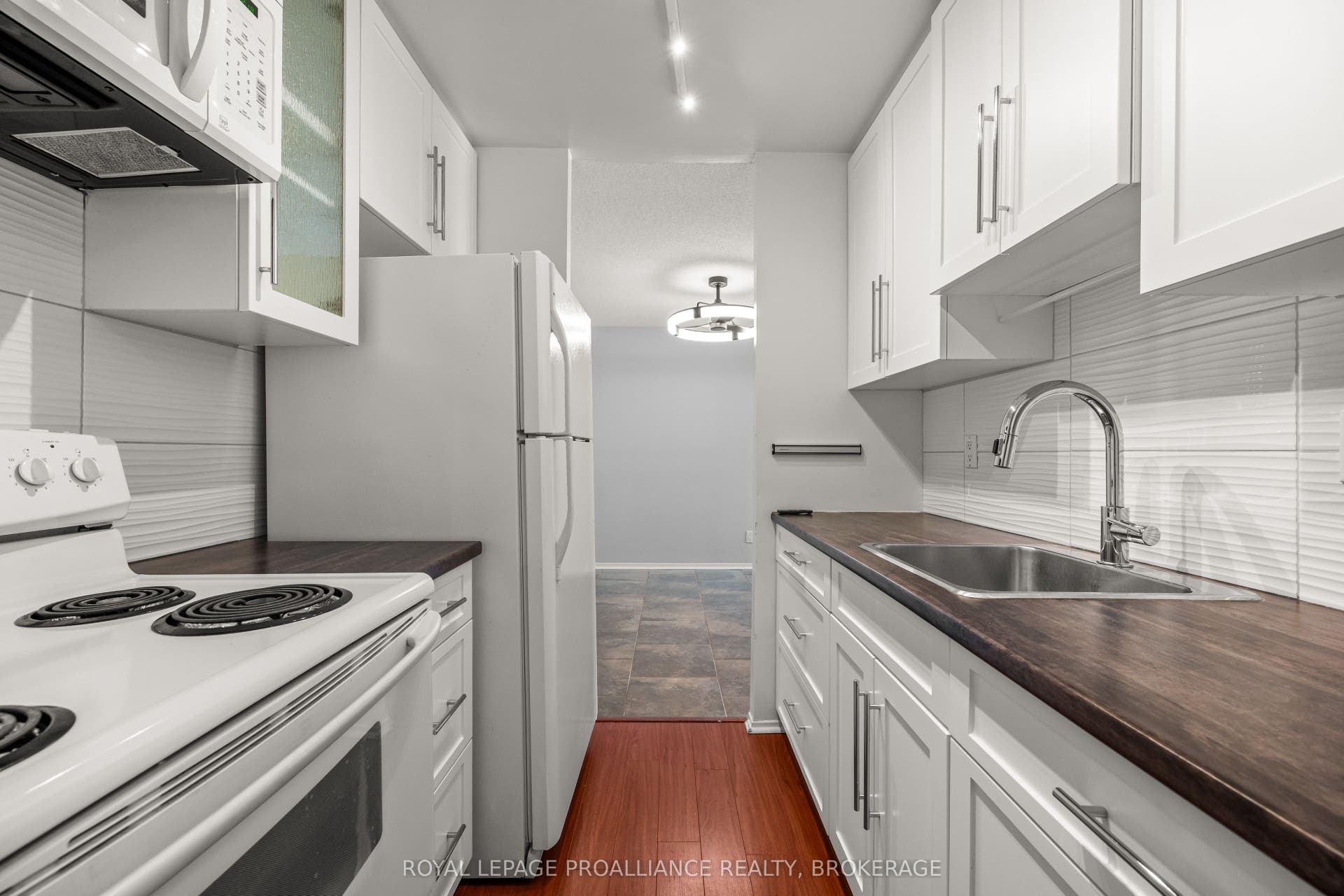17 Eldon Hall Place, #112, Kingston, Frontenac ON K7M 7H5 17 Eldon Hall Place, #112, Kingston, Frontenac ON K7M 7H5