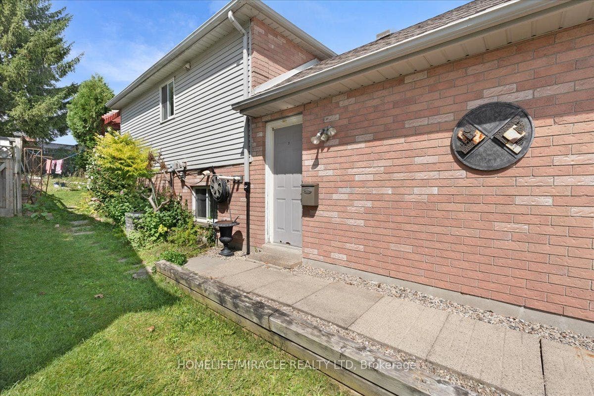 150 Bankside Drive, Kitchener, Waterloo ON N2N 3E4 150 Bankside Drive, Kitchener, Waterloo ON N2N 3E4