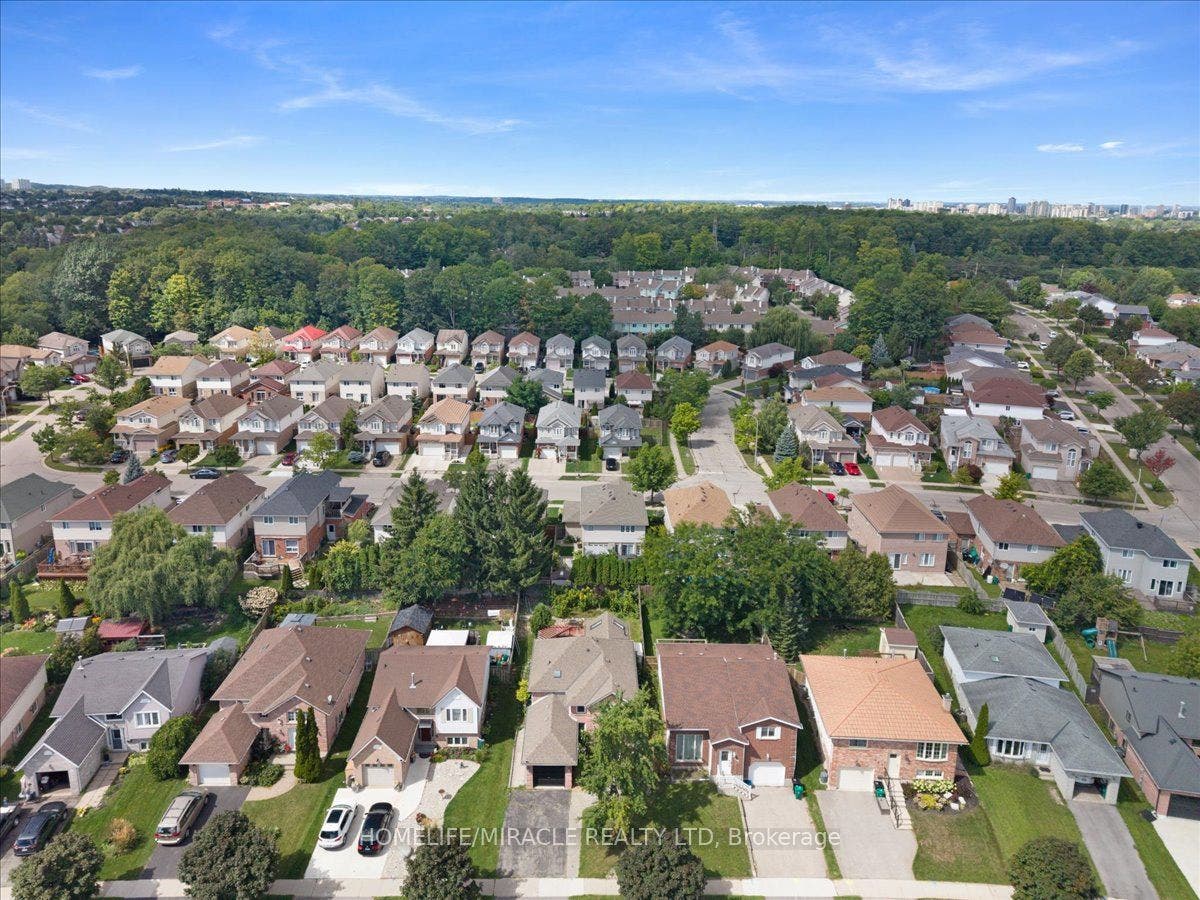 150 Bankside Drive, Kitchener, Waterloo ON N2N 3E4 150 Bankside Drive, Kitchener, Waterloo ON N2N 3E4