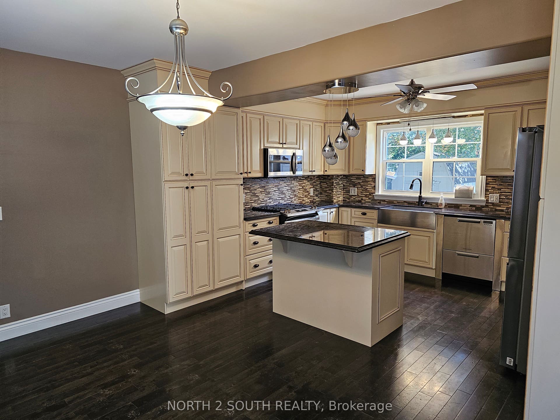 326 Erie Avenue, Brantford, Brantford ON N3S 2H8 326 Erie Avenue, Brantford, Brantford ON N3S 2H8