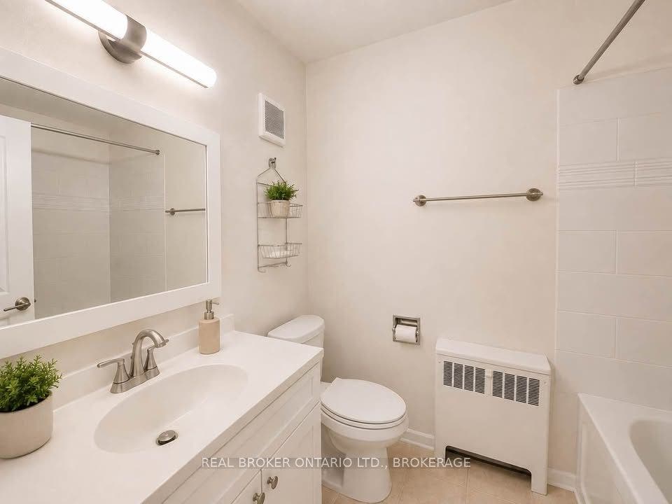 6-279 Helen St Helen Street, Kingston, Frontenac ON K7L 4P6 6-279 Helen St Helen Street, Kingston, Frontenac ON K7L 4P6