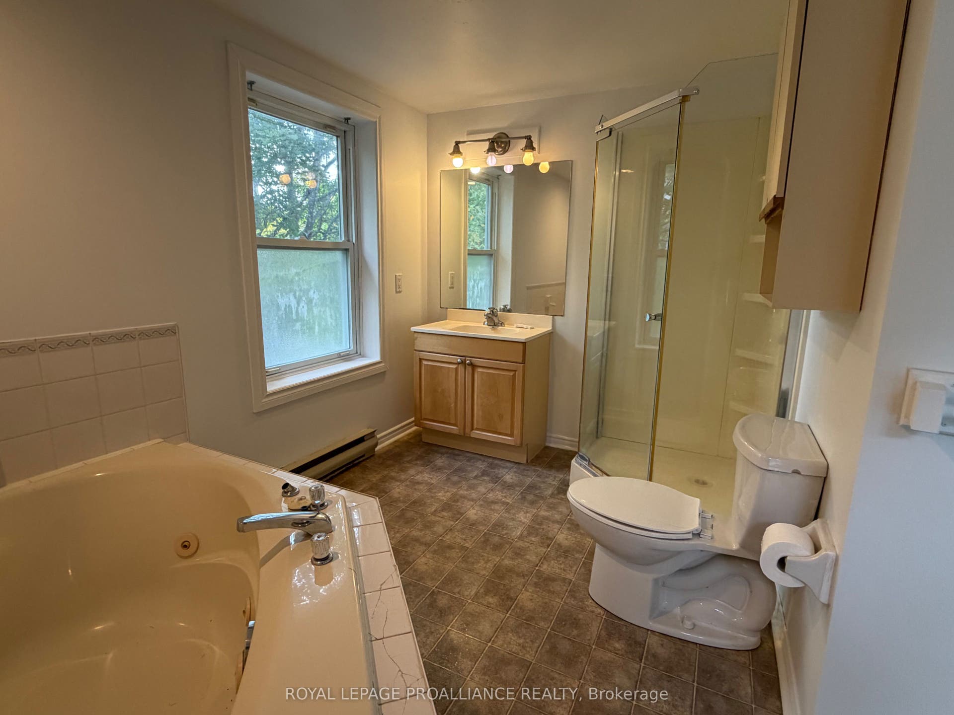 108 Buell Street, Brockville, Leeds And Grenville ON K6V 4Y6 108 Buell Street, Brockville, Leeds And Grenville ON K6V 4Y6