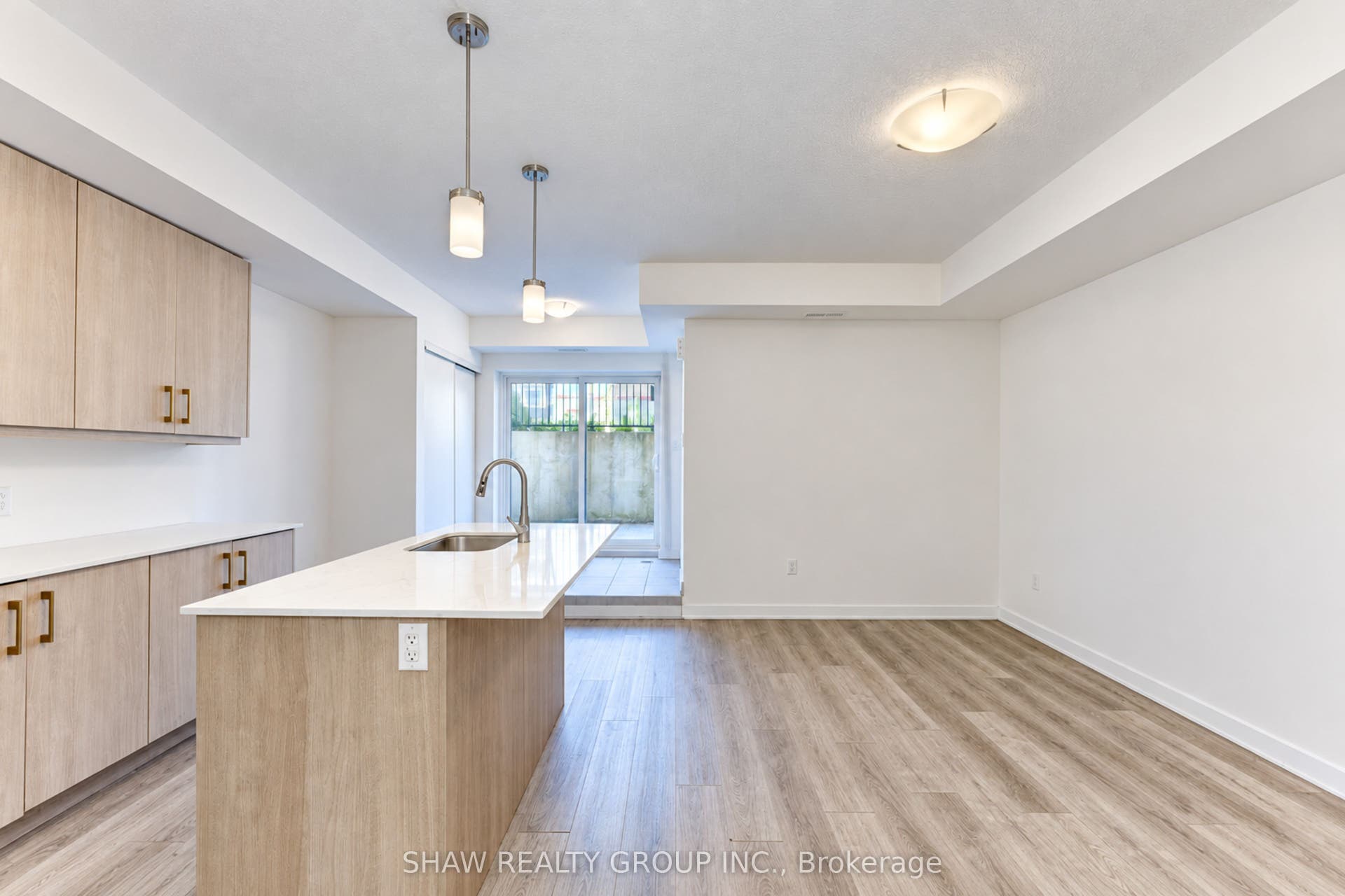10 Palace Street, #D16, Kitchener, Waterloo ON N2E 0J3 10 Palace Street, #D16, Kitchener, Waterloo ON N2E 0J3