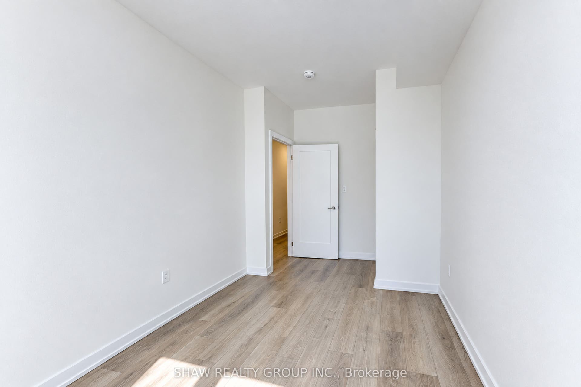 10 Palace Street, #D16, Kitchener, Waterloo ON N2E 0J3 10 Palace Street, #D16, Kitchener, Waterloo ON N2E 0J3