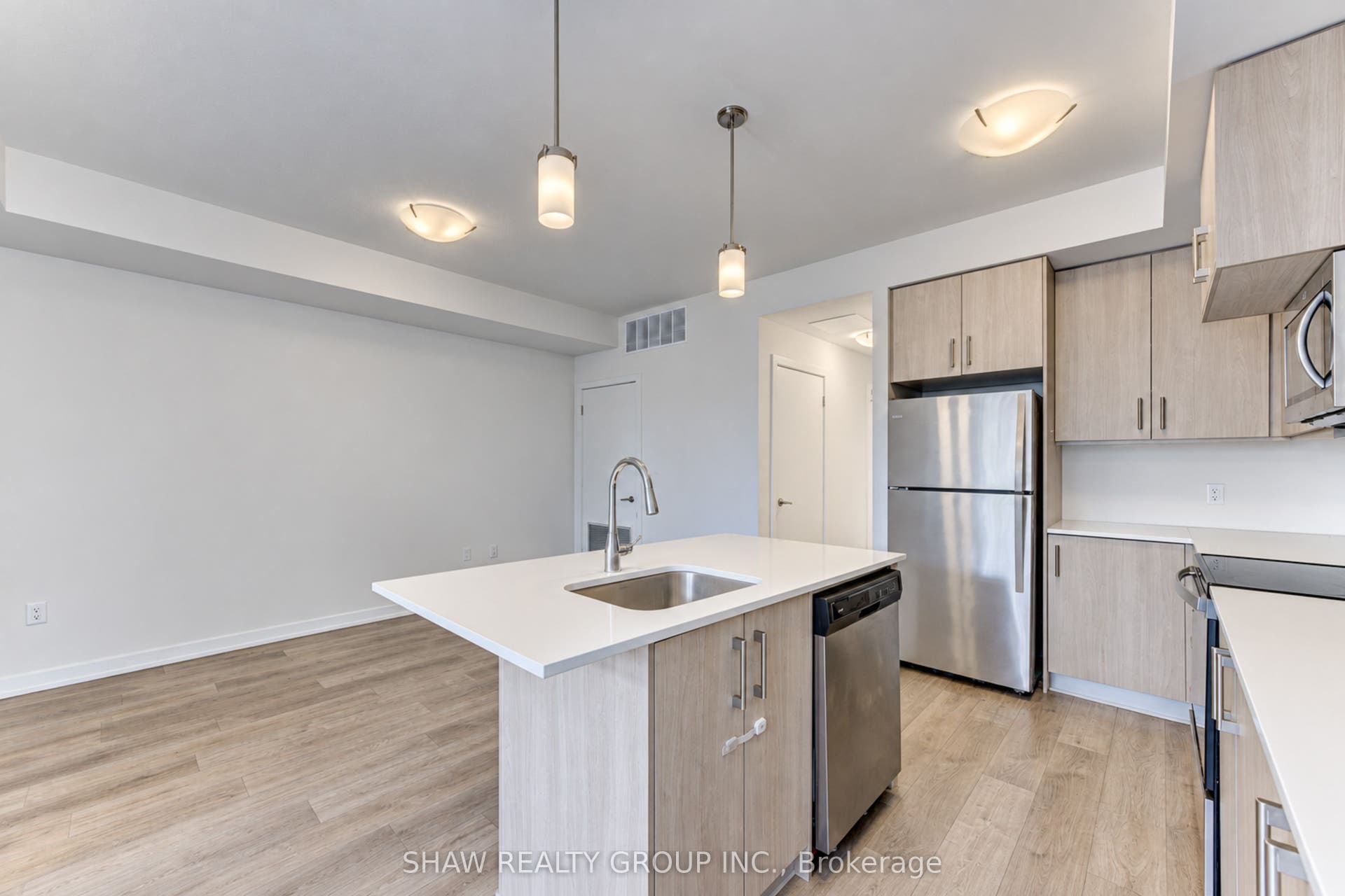 10 Palace Street, #D16, Kitchener, Waterloo ON N2E 0J3 10 Palace Street, #D16, Kitchener, Waterloo ON N2E 0J3