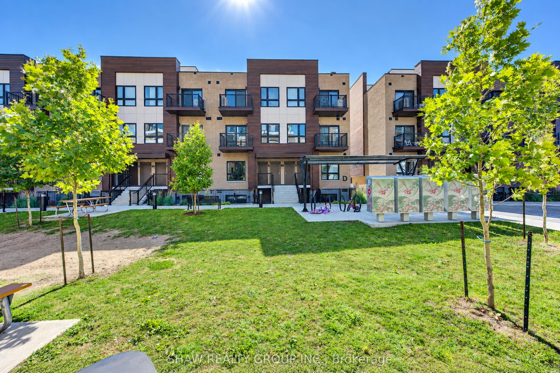 10 Palace Street, #D16, Kitchener, Waterloo ON N2E 0J3 10 Palace Street, #D16, Kitchener, Waterloo ON N2E 0J3