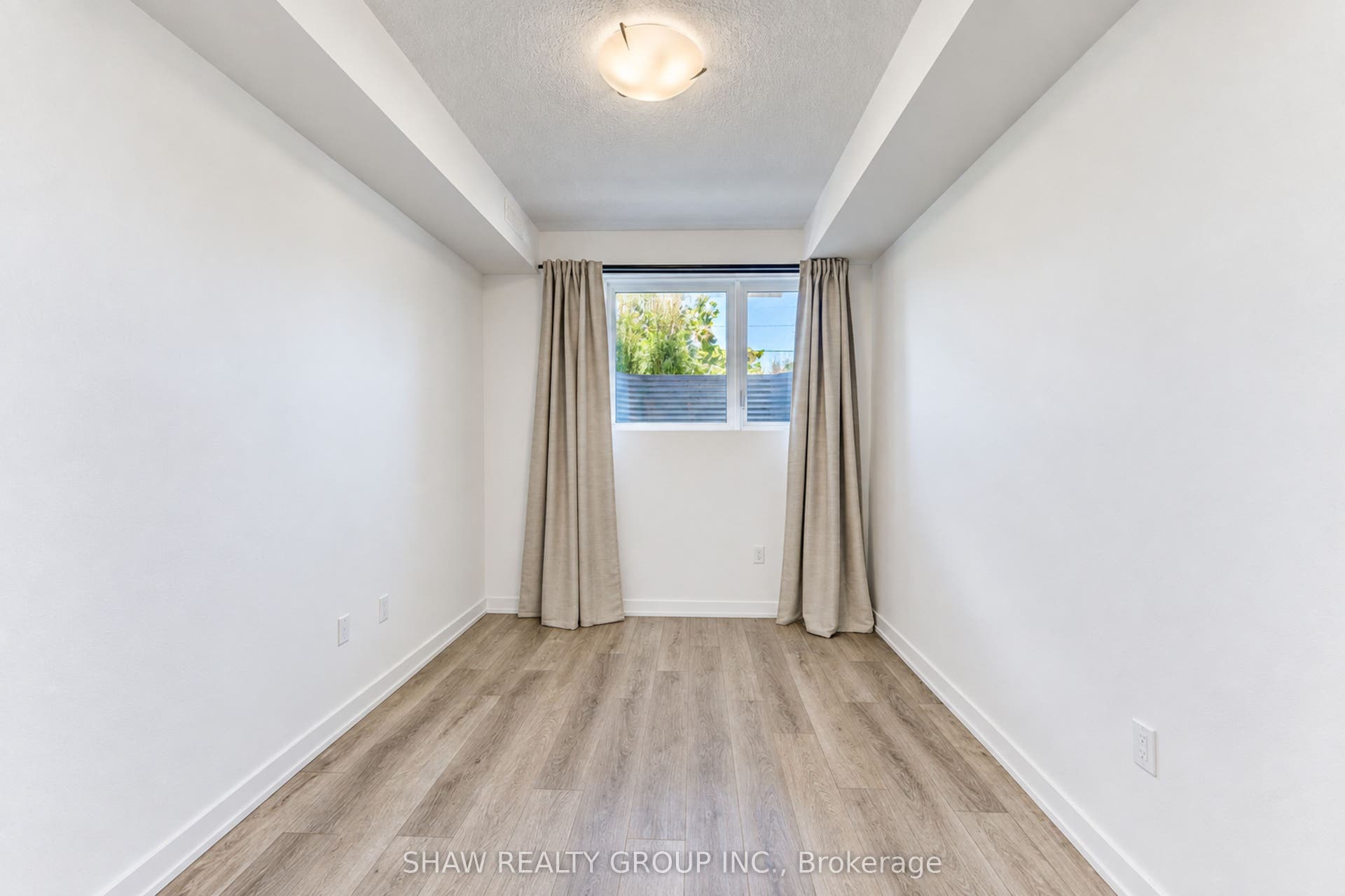 10 Palace Street, #D16, Kitchener, Waterloo ON N2E 0J3 10 Palace Street, #D16, Kitchener, Waterloo ON N2E 0J3