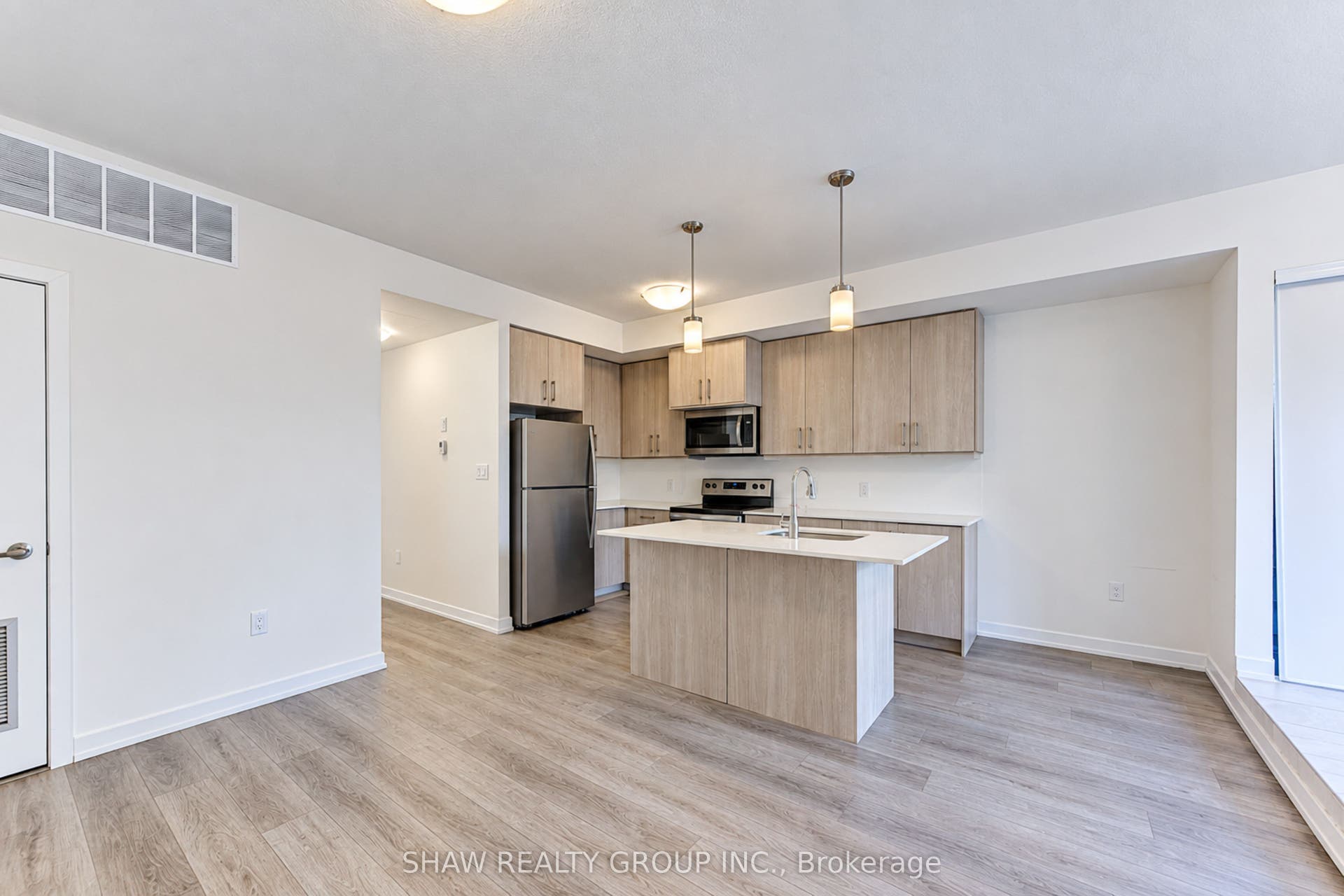 10 Palace Street, #D16, Kitchener, Waterloo ON N2E 0J3 10 Palace Street, #D16, Kitchener, Waterloo ON N2E 0J3