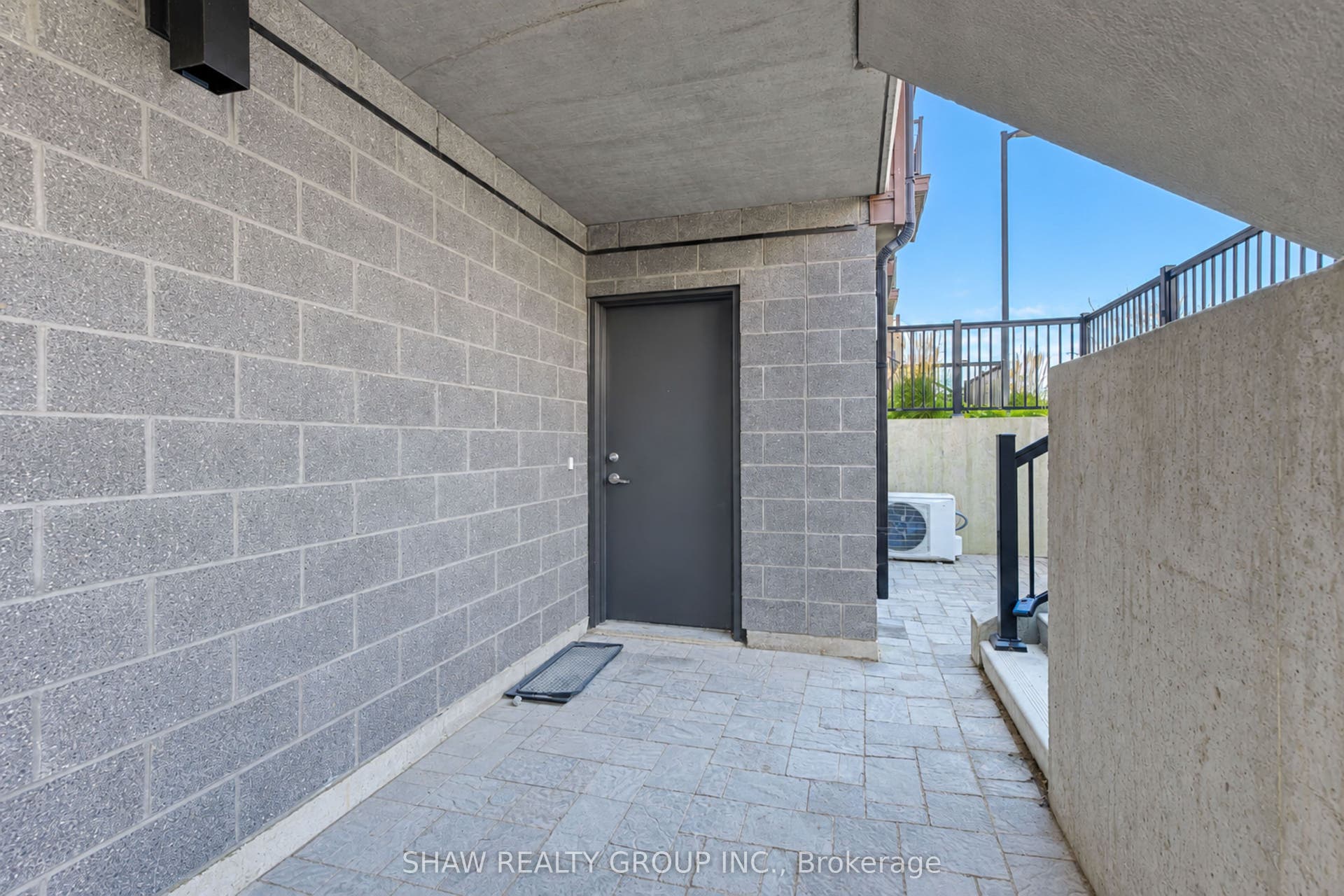 10 Palace Street, #D16, Kitchener, Waterloo ON N2E 0J3 10 Palace Street, #D16, Kitchener, Waterloo ON N2E 0J3