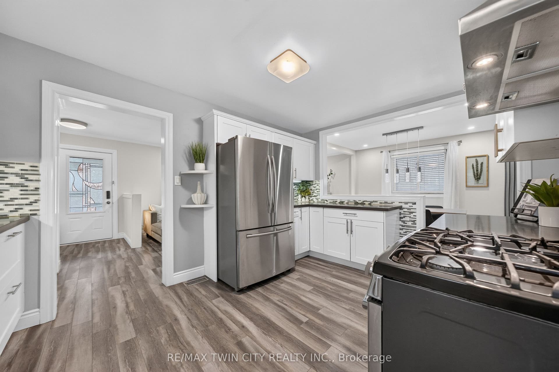 150 Coach Hill Drive, Kitchener, Waterloo ON N2E 1P4 150 Coach Hill Drive, Kitchener, Waterloo ON N2E 1P4
