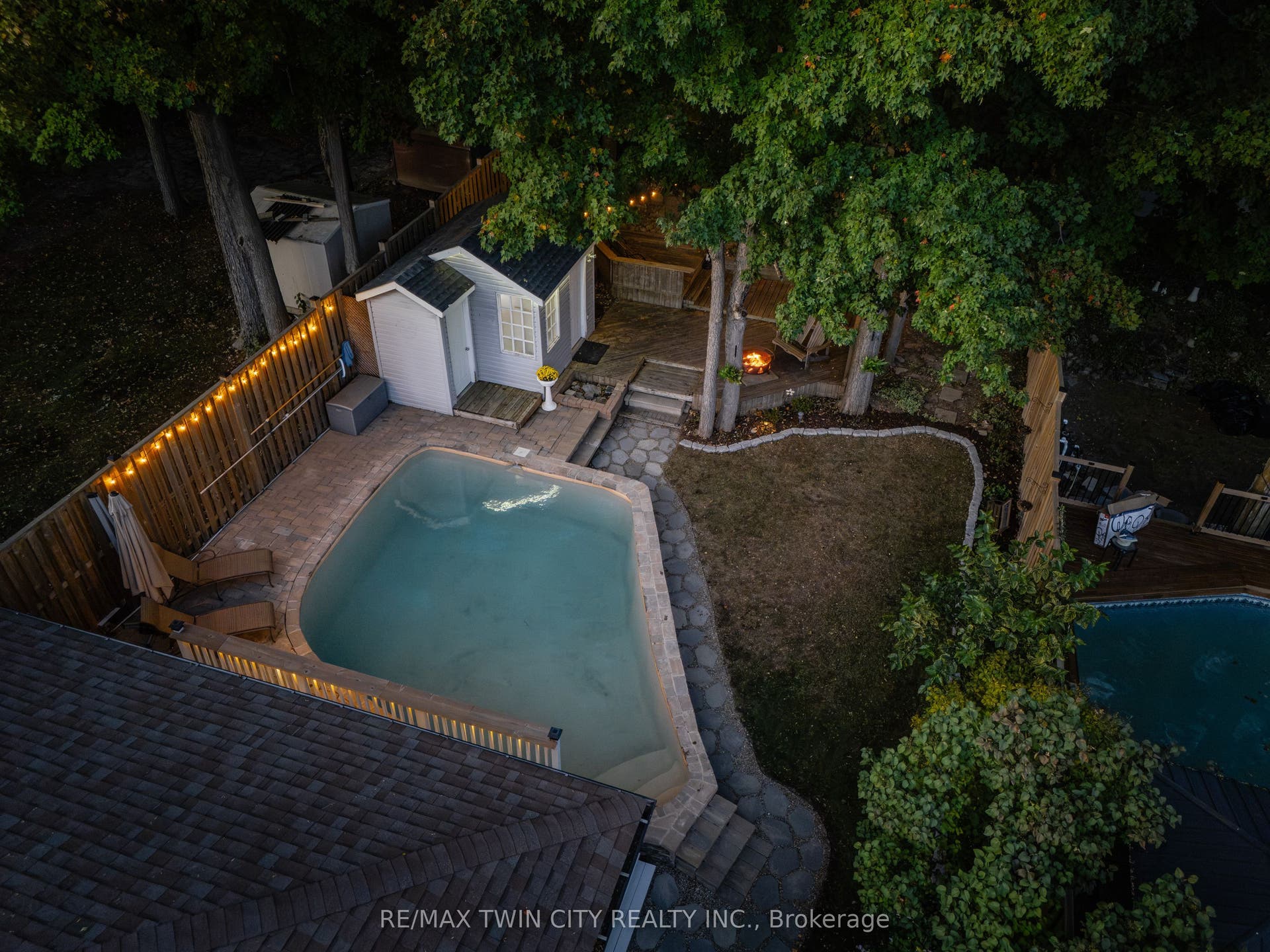 150 Coach Hill Drive, Kitchener, Waterloo ON N2E 1P4 150 Coach Hill Drive, Kitchener, Waterloo ON N2E 1P4