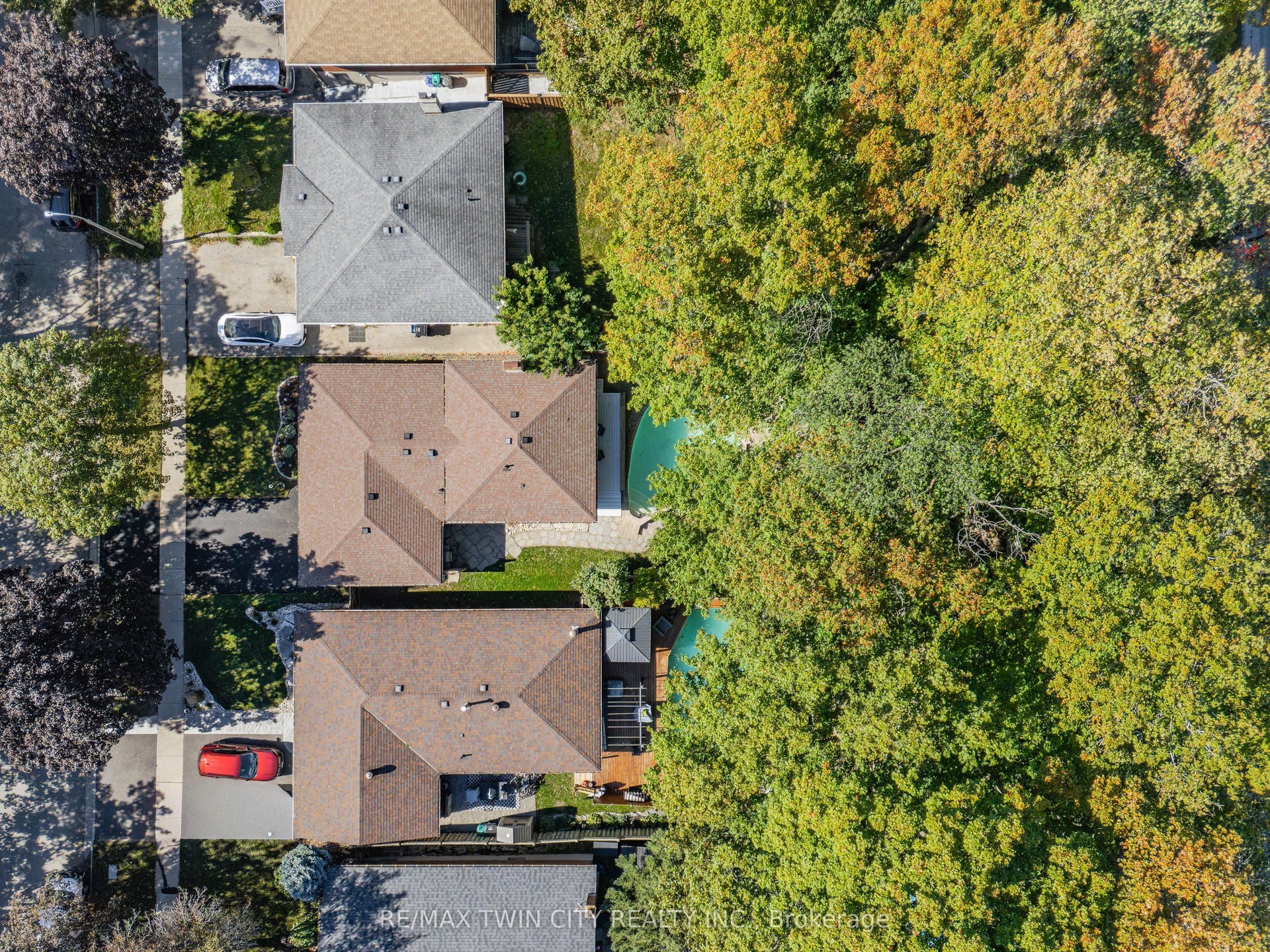 150 Coach Hill Drive, Kitchener, Waterloo ON N2E 1P4 150 Coach Hill Drive, Kitchener, Waterloo ON N2E 1P4
