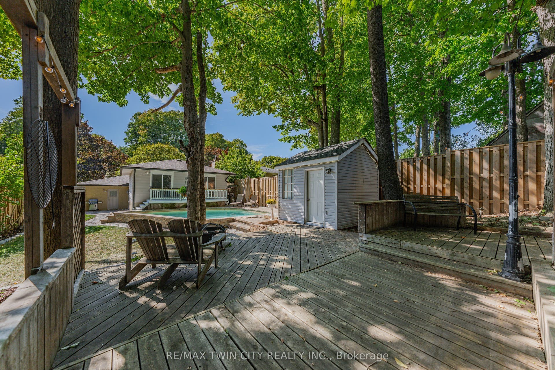 150 Coach Hill Drive, Kitchener, Waterloo ON N2E 1P4 150 Coach Hill Drive, Kitchener, Waterloo ON N2E 1P4