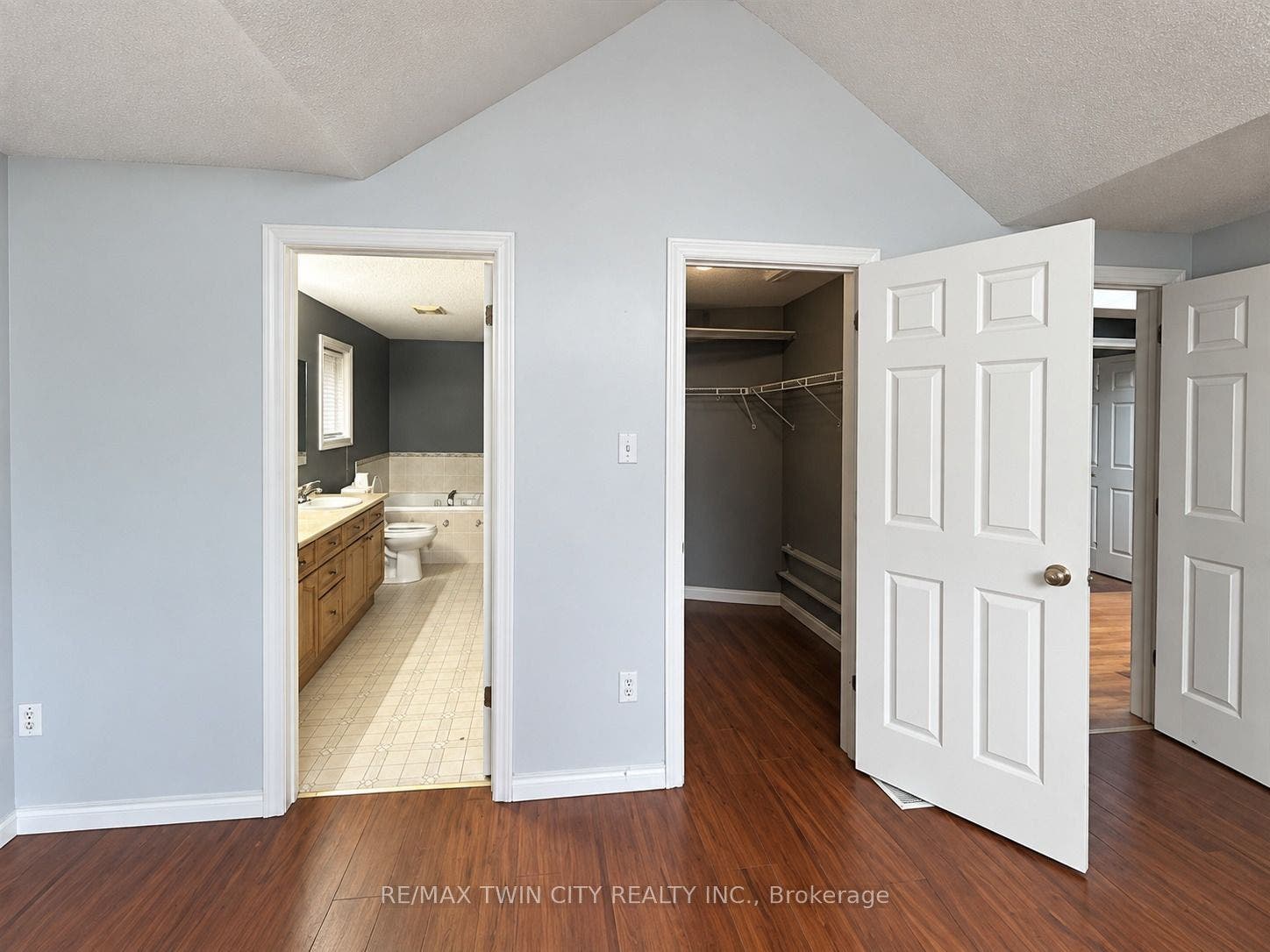 920 Marl Meadow Court, Kitchener, Waterloo ON N2R 1L4 920 Marl Meadow Court, Kitchener, Waterloo ON N2R 1L4