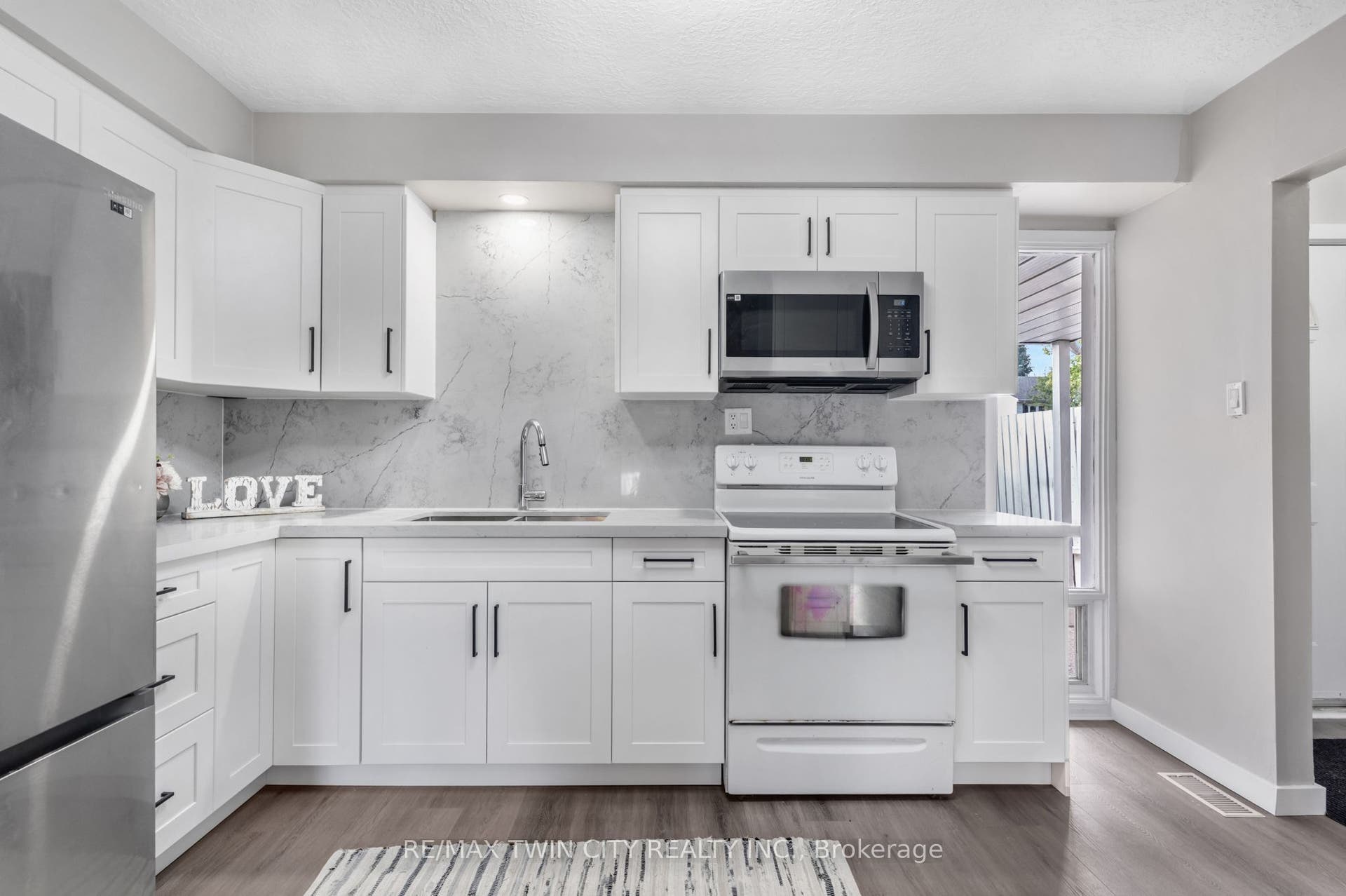 104 Ralgreen Crescent, Kitchener, Waterloo ON N2M 1T9 104 Ralgreen Crescent, Kitchener, Waterloo ON N2M 1T9