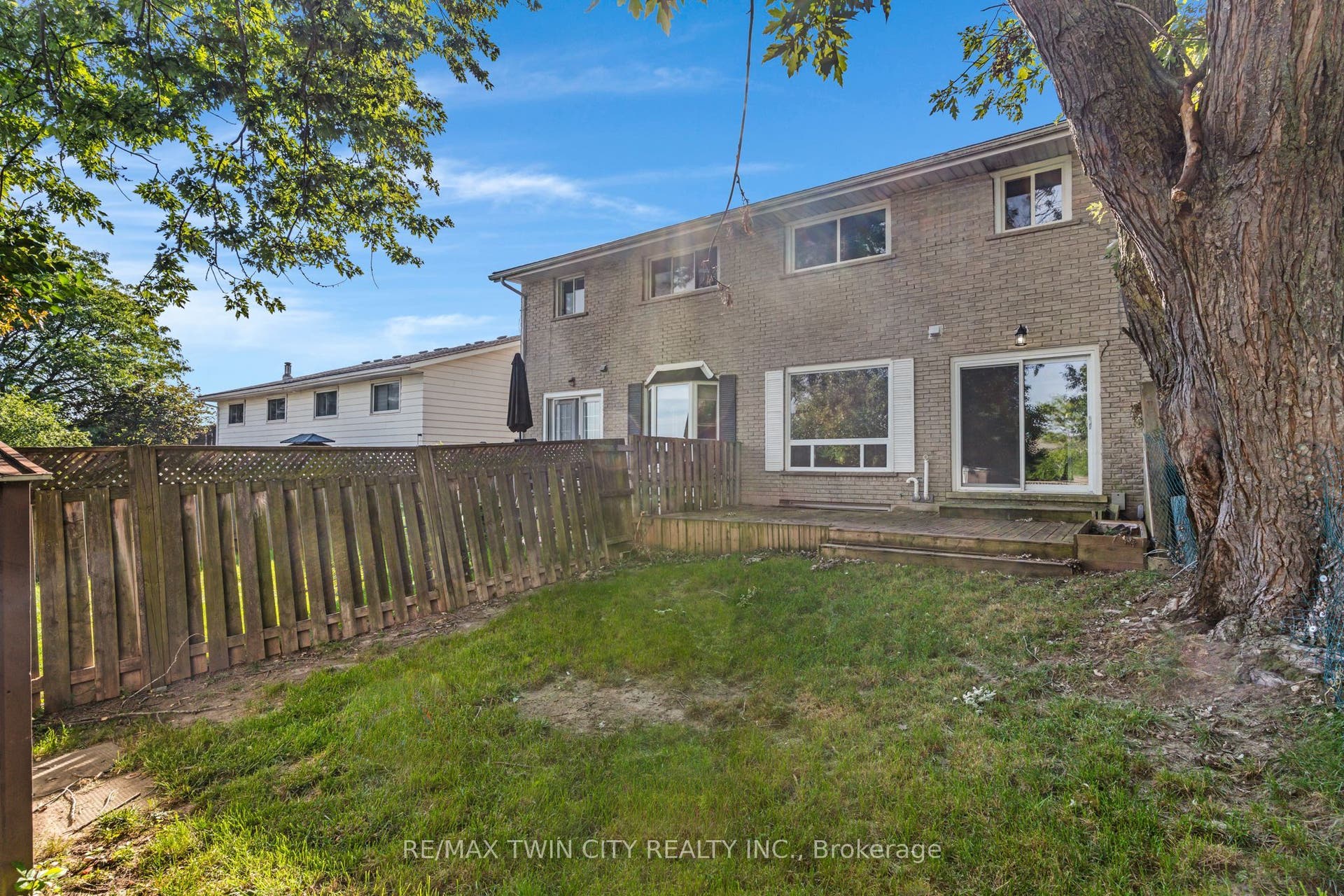 104 Ralgreen Crescent, Kitchener, Waterloo ON N2M 1T9 104 Ralgreen Crescent, Kitchener, Waterloo ON N2M 1T9