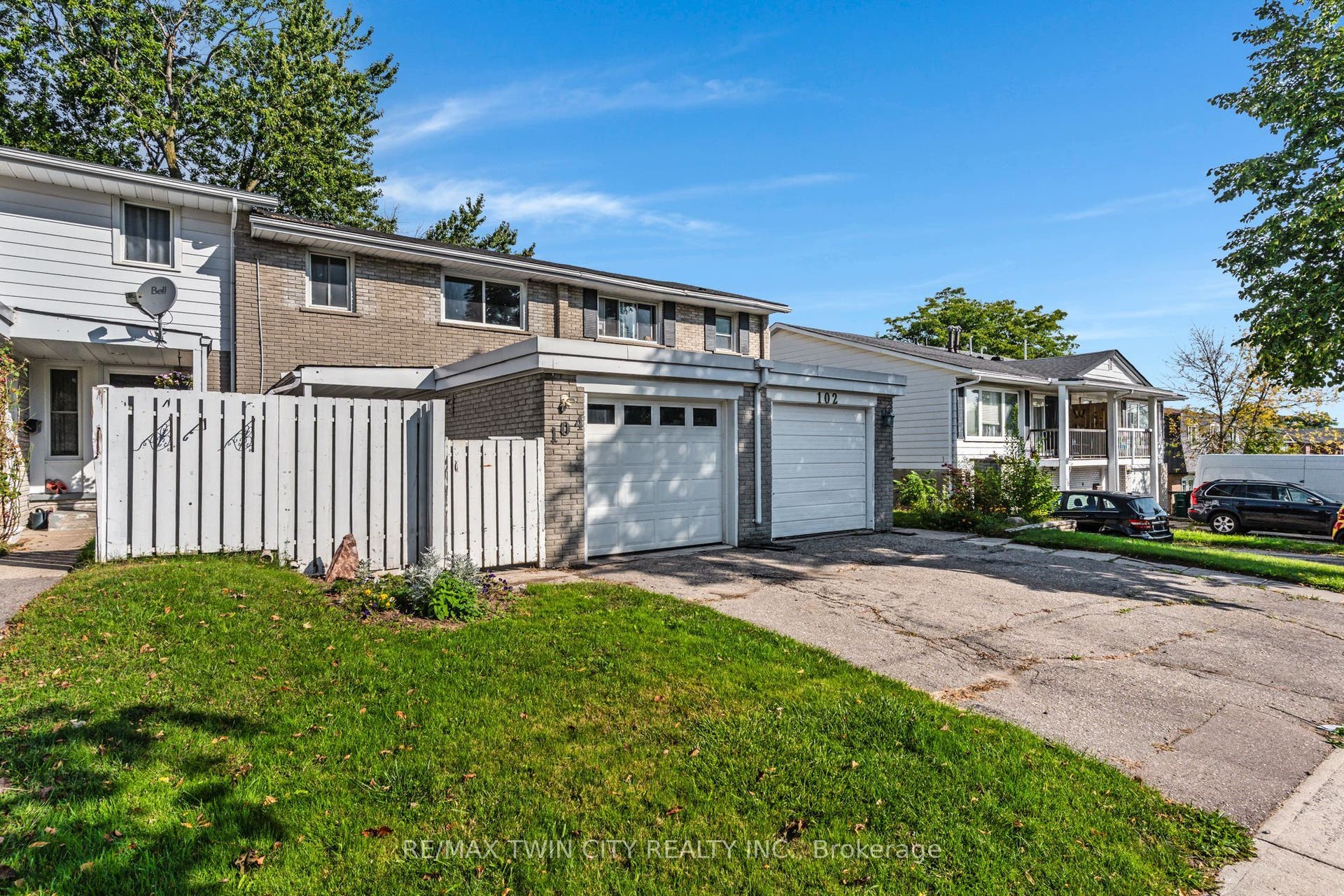 104 Ralgreen Crescent, Kitchener, Waterloo ON N2M 1T9 104 Ralgreen Crescent, Kitchener, Waterloo ON N2M 1T9
