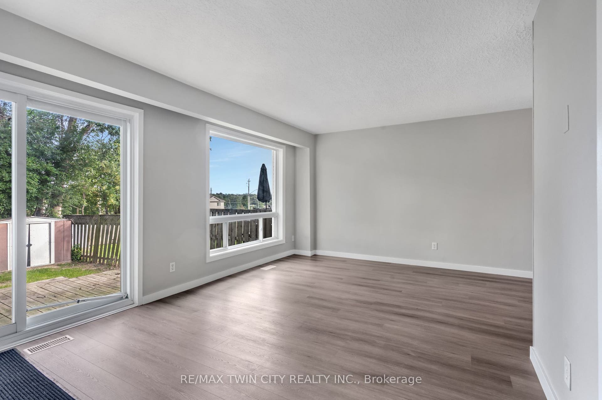 104 Ralgreen Crescent, Kitchener, Waterloo ON N2M 1T9 104 Ralgreen Crescent, Kitchener, Waterloo ON N2M 1T9