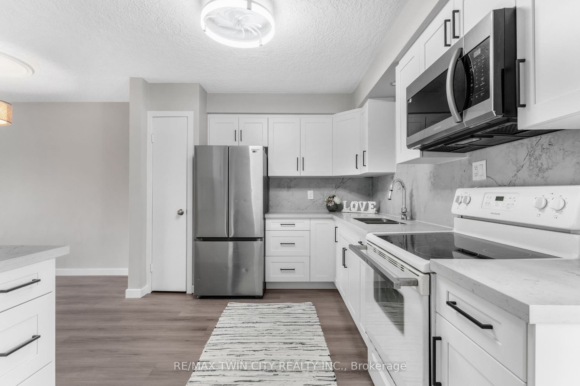 104 Ralgreen Crescent, Kitchener, Waterloo ON N2M 1T9 104 Ralgreen Crescent, Kitchener, Waterloo ON N2M 1T9