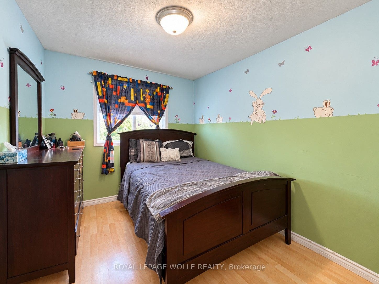 208 Activa Avenue, Kitchener, Waterloo ON N2E 3T8 208 Activa Avenue, Kitchener, Waterloo ON N2E 3T8