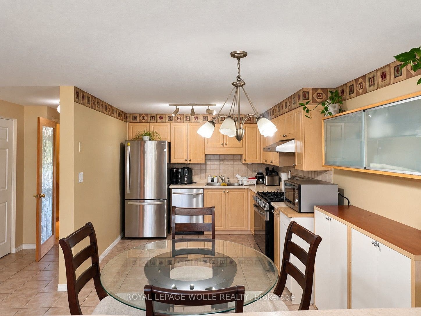208 Activa Avenue, Kitchener, Waterloo ON N2E 3T8 208 Activa Avenue, Kitchener, Waterloo ON N2E 3T8