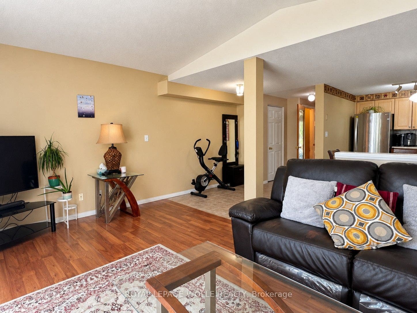 208 Activa Avenue, Kitchener, Waterloo ON N2E 3T8 208 Activa Avenue, Kitchener, Waterloo ON N2E 3T8