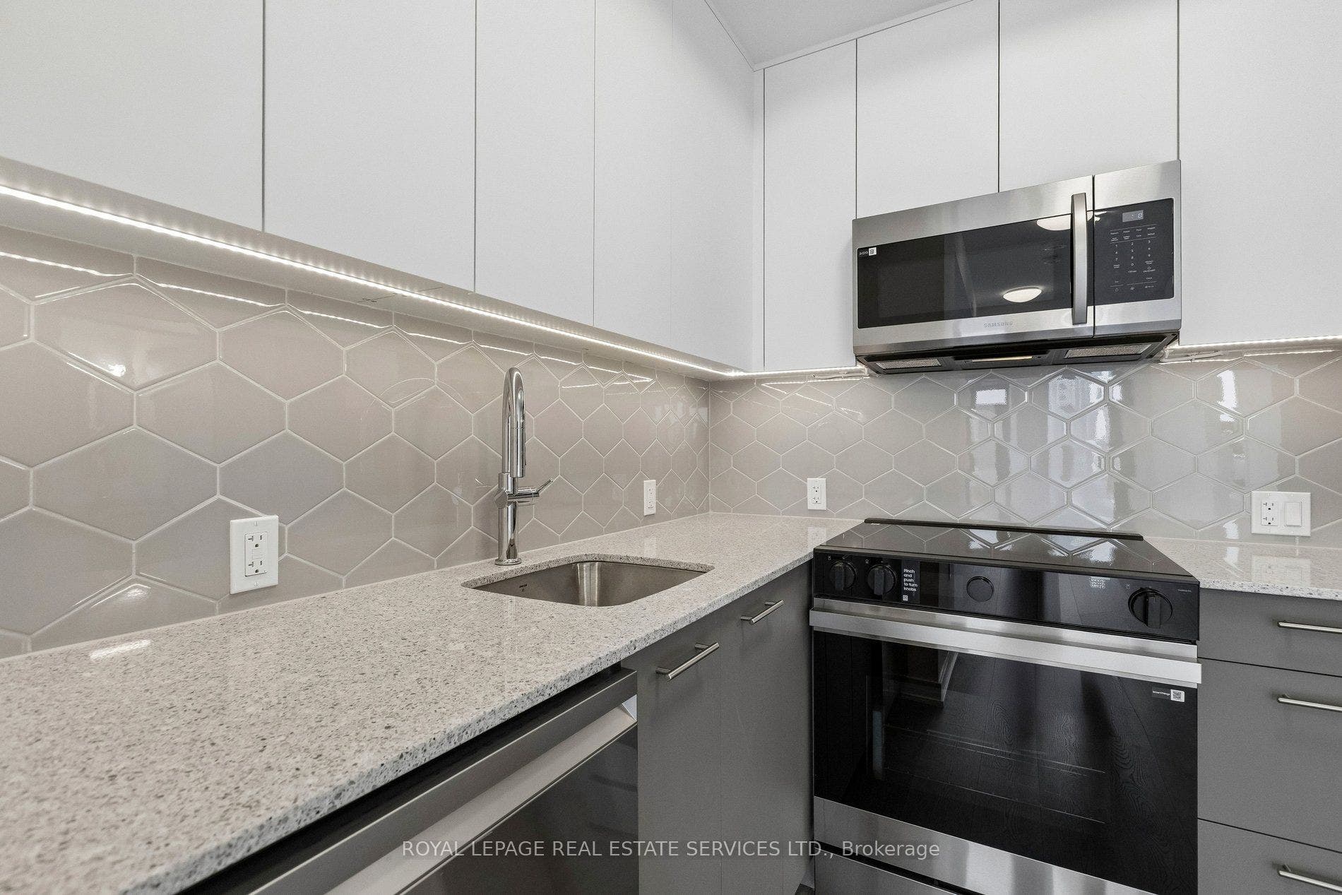 30 Francis Street S, #909, Kitchener, Waterloo ON N2G 0H1 Corion Countertops