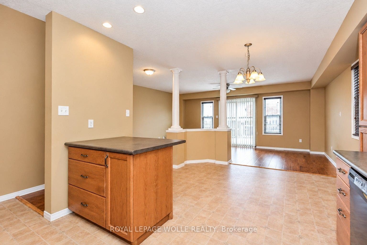 16 Frankfurt Street, Kitchener, Waterloo ON N2R 1T5 16 Frankfurt Street, Kitchener, Waterloo ON N2R 1T5