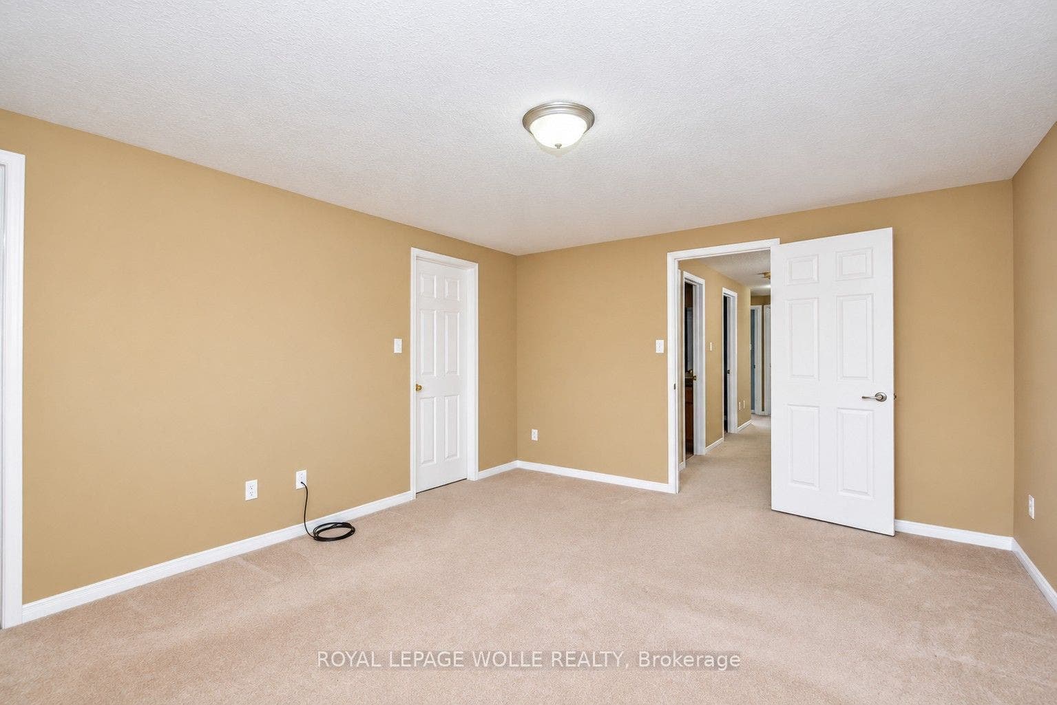 16 Frankfurt Street, Kitchener, Waterloo ON N2R 1T5 16 Frankfurt Street, Kitchener, Waterloo ON N2R 1T5