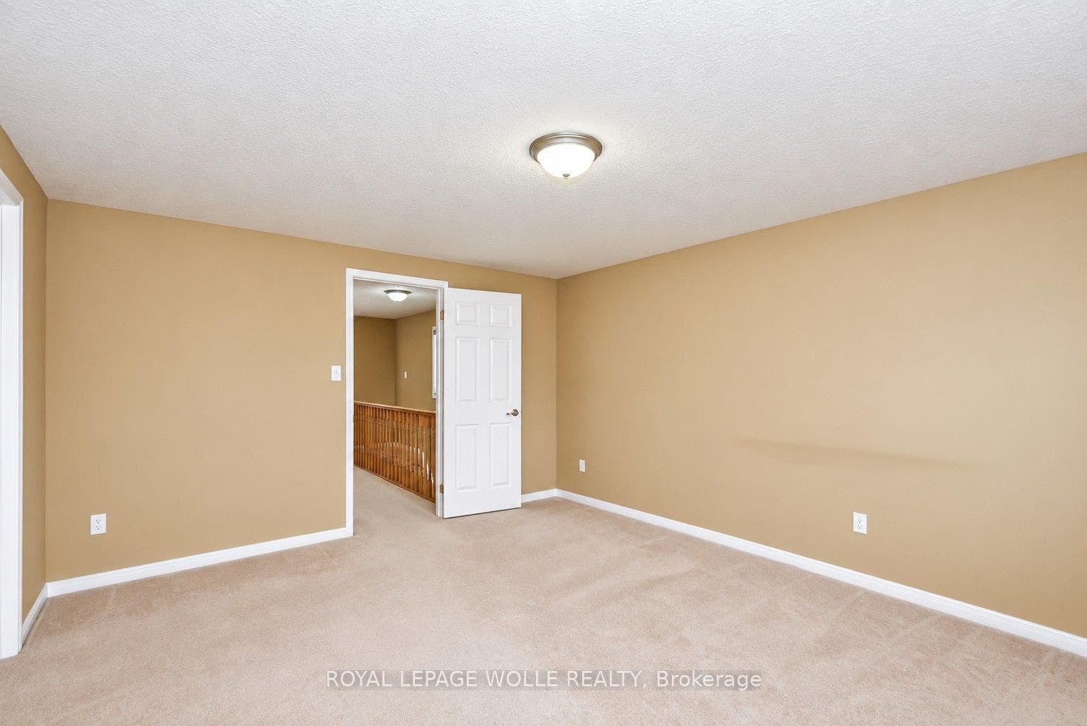 16 Frankfurt Street, Kitchener, Waterloo ON N2R 1T5 16 Frankfurt Street, Kitchener, Waterloo ON N2R 1T5