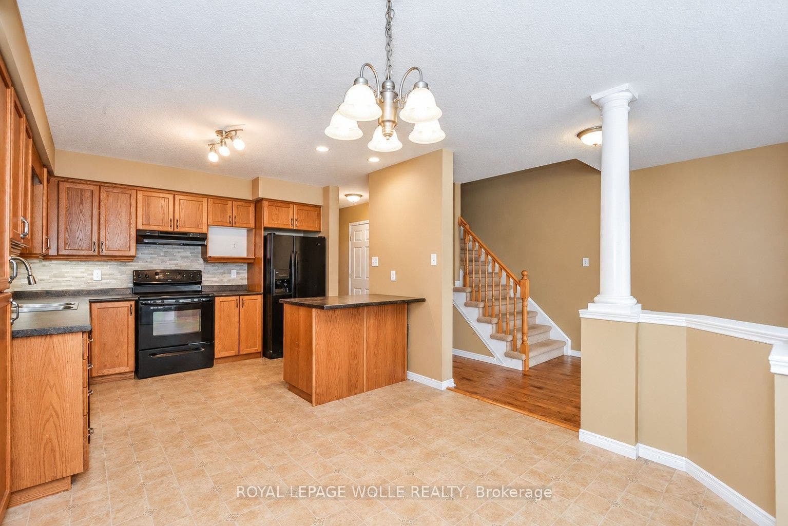 16 Frankfurt Street, Kitchener, Waterloo ON N2R 1T5 16 Frankfurt Street, Kitchener, Waterloo ON N2R 1T5