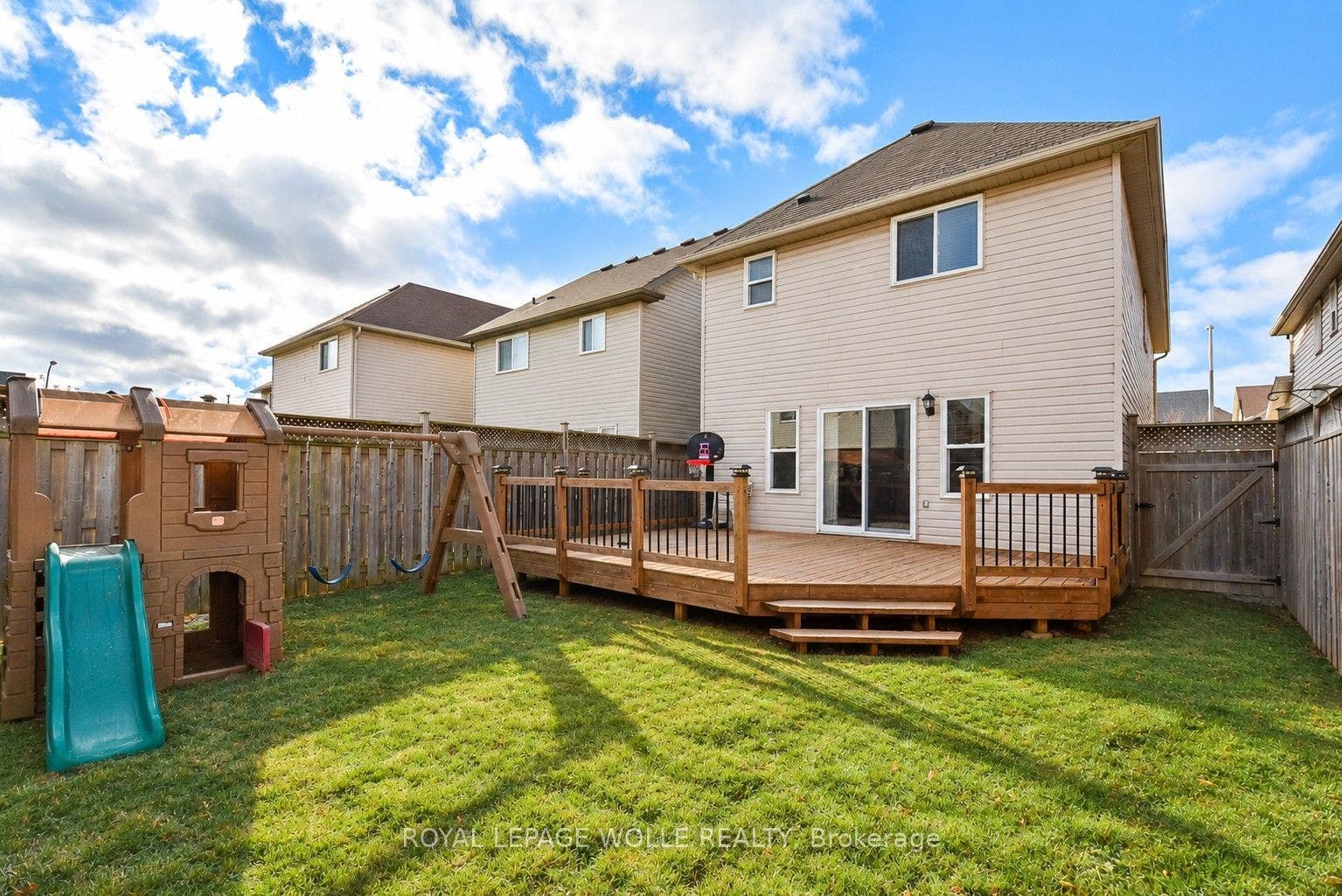 16 Frankfurt Street, Kitchener, Waterloo ON N2R 1T5 16 Frankfurt Street, Kitchener, Waterloo ON N2R 1T5