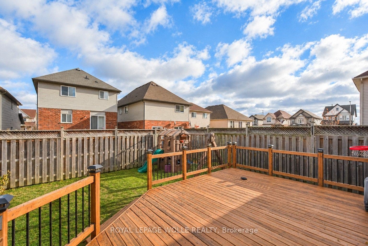 16 Frankfurt Street, Kitchener, Waterloo ON N2R 1T5 16 Frankfurt Street, Kitchener, Waterloo ON N2R 1T5
