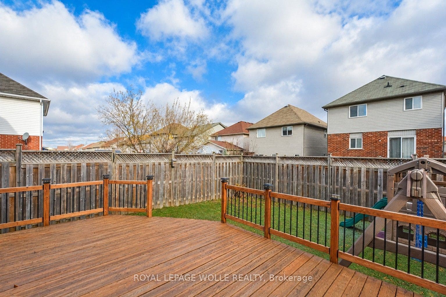 16 Frankfurt Street, Kitchener, Waterloo ON N2R 1T5 16 Frankfurt Street, Kitchener, Waterloo ON N2R 1T5