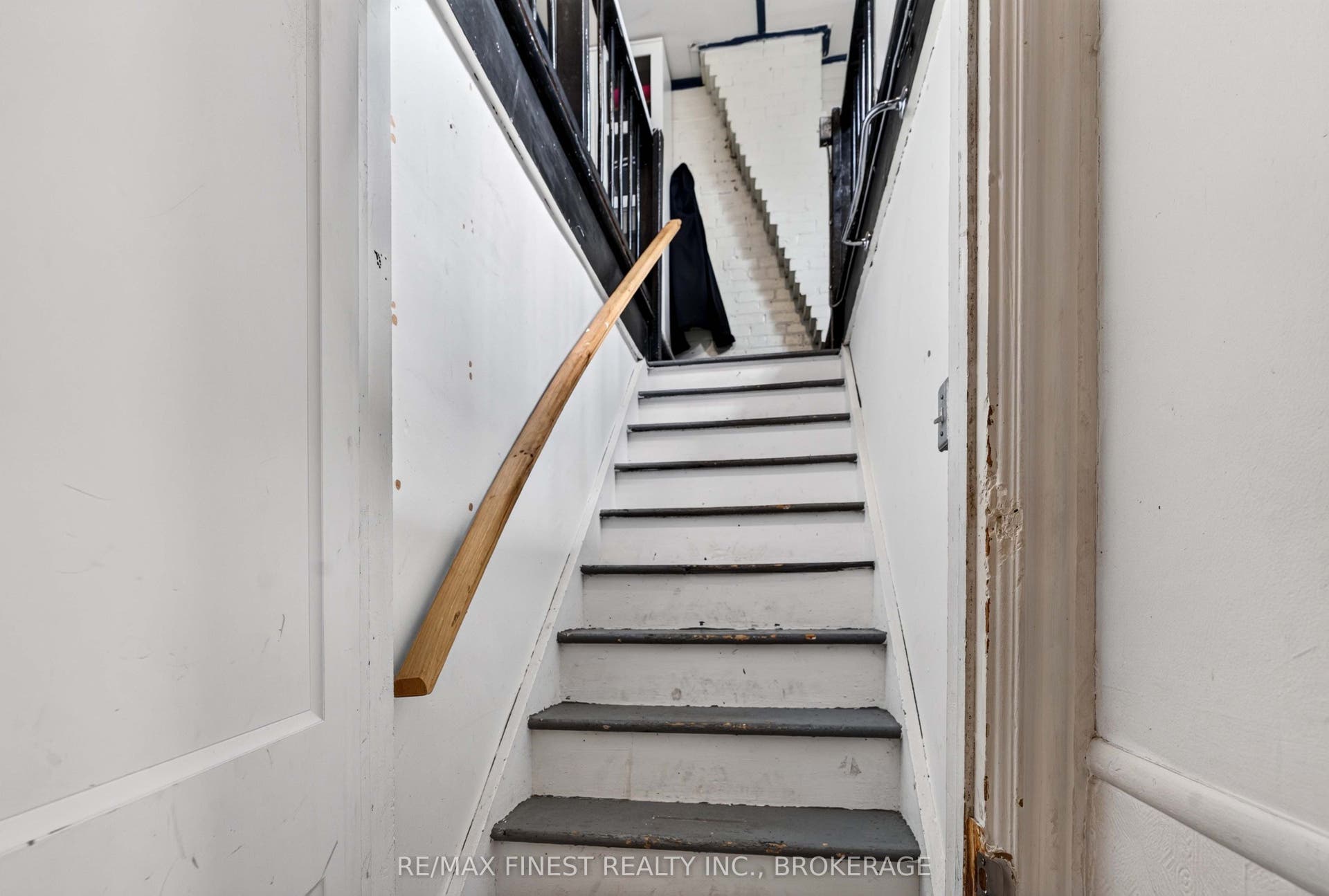 364 Brock Street, Kingston, Frontenac ON K7L 1T1