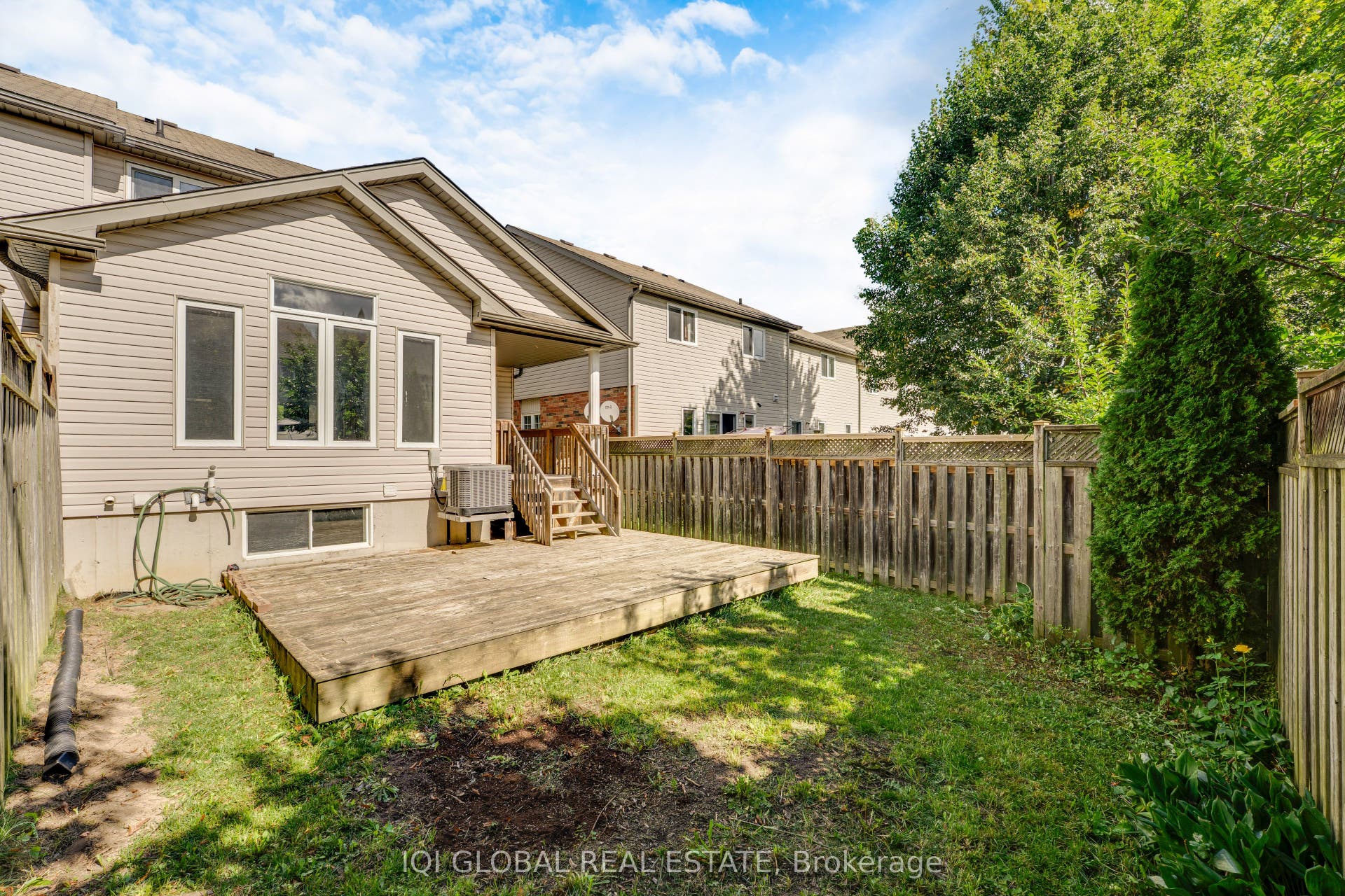 565 Wild Iris Avenue, Waterloo, Waterloo ON N2V 2X5 565 Wild Iris Avenue, Waterloo, Waterloo ON N2V 2X5