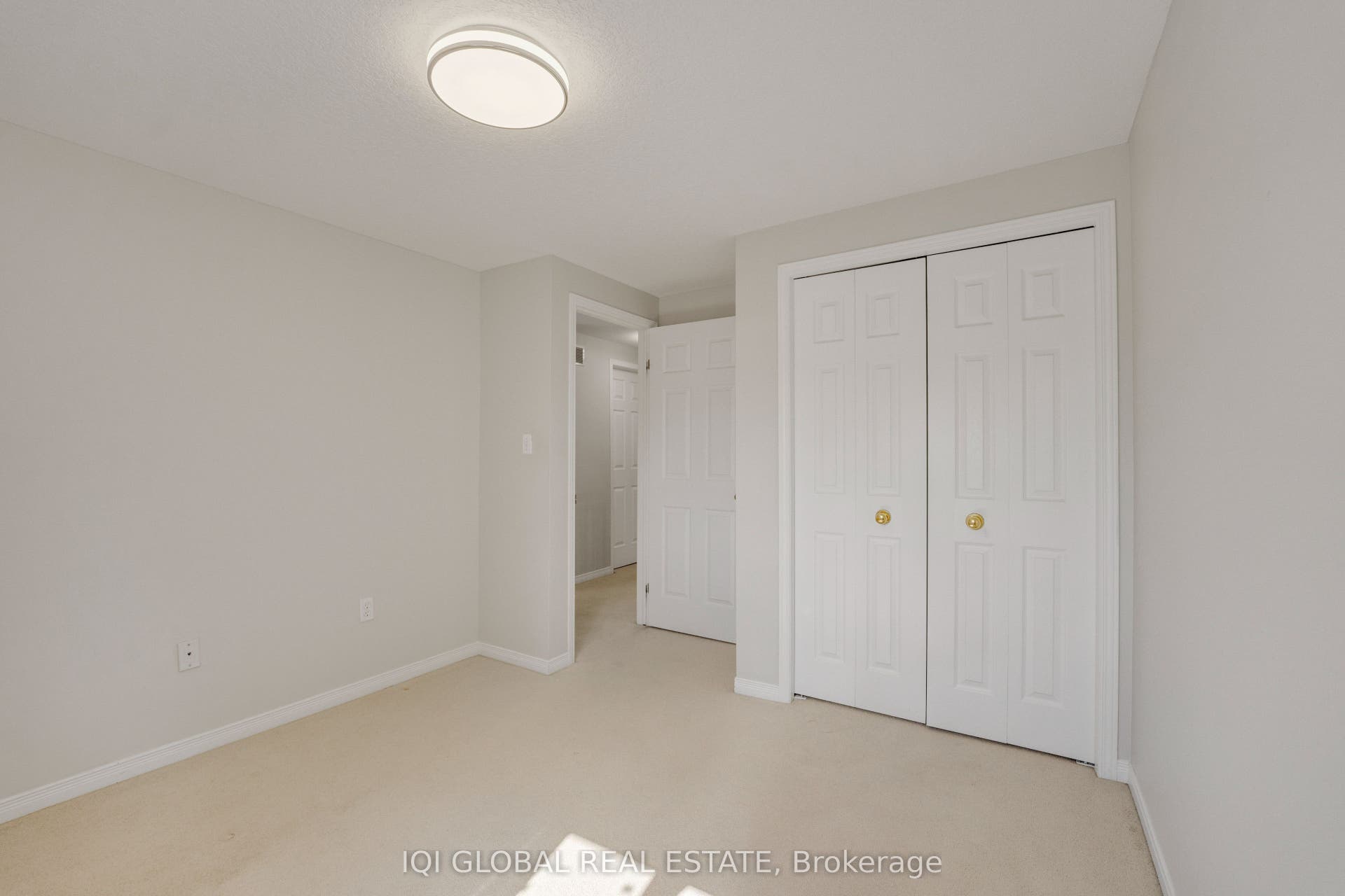 565 Wild Iris Avenue, Waterloo, Waterloo ON N2V 2X5 565 Wild Iris Avenue, Waterloo, Waterloo ON N2V 2X5