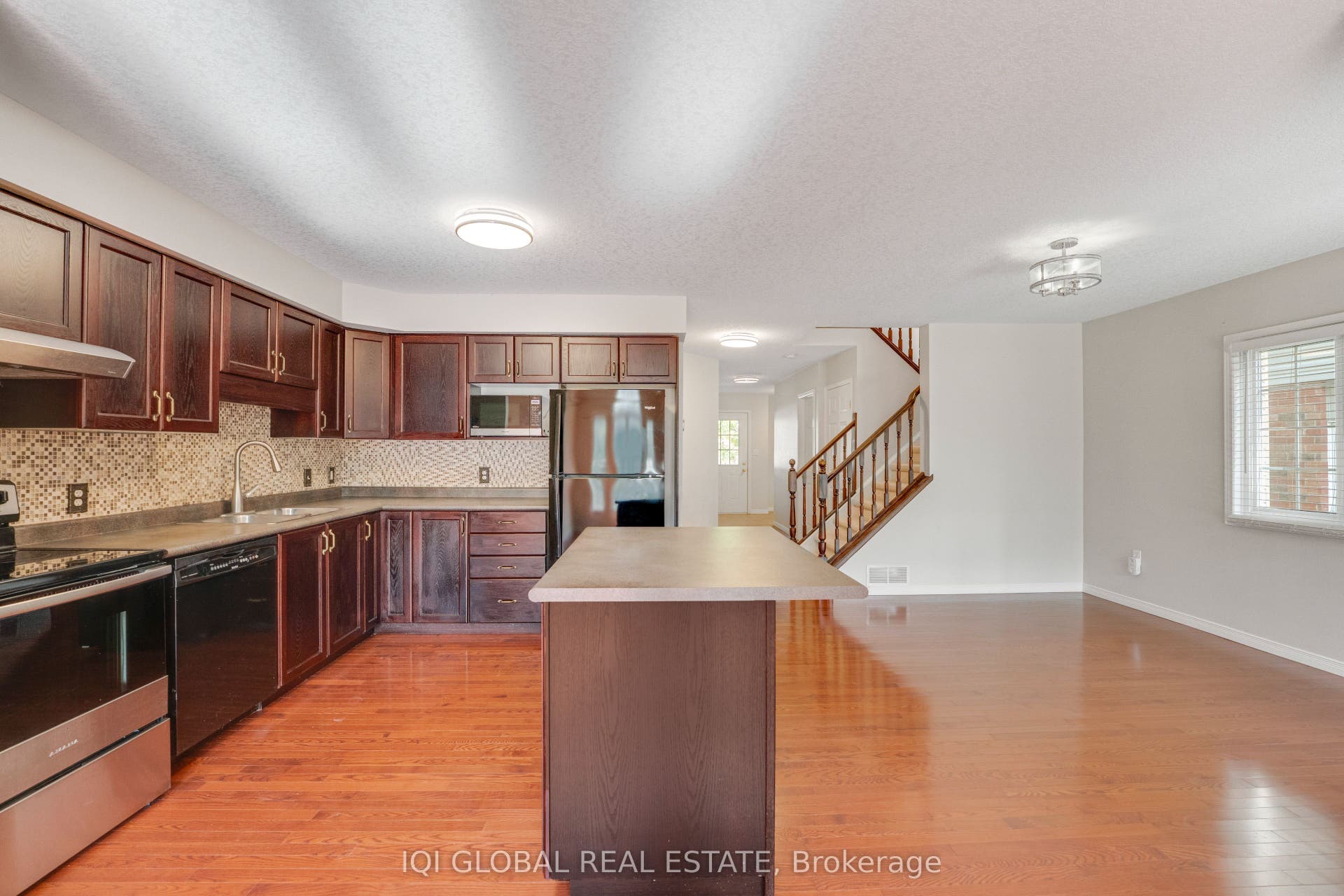 565 Wild Iris Avenue, Waterloo, Waterloo ON N2V 2X5 565 Wild Iris Avenue, Waterloo, Waterloo ON N2V 2X5