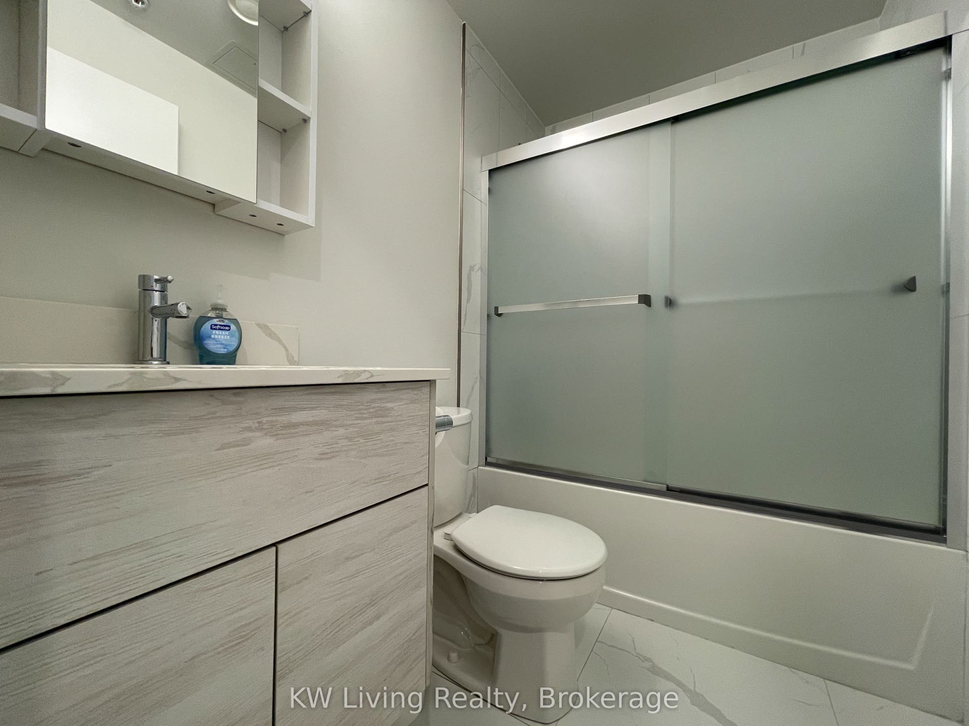 60 Frederick Street, #3202, Kitchener, Waterloo ON N2H 0C7 60 Frederick Street, #3202, Kitchener, Waterloo ON N2H 0C7