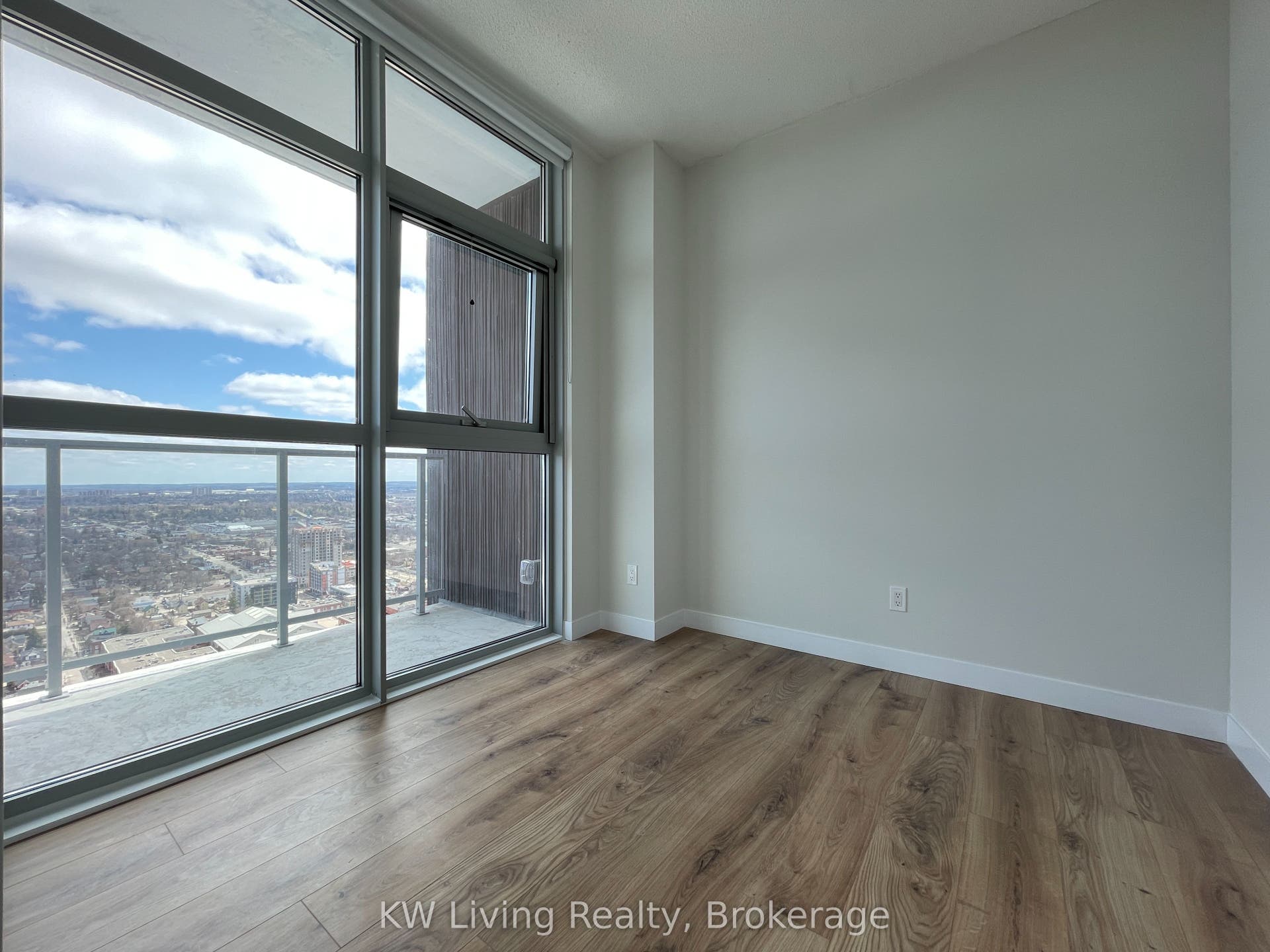 60 Frederick Street, #3202, Kitchener, Waterloo ON N2H 0C7 60 Frederick Street, #3202, Kitchener, Waterloo ON N2H 0C7