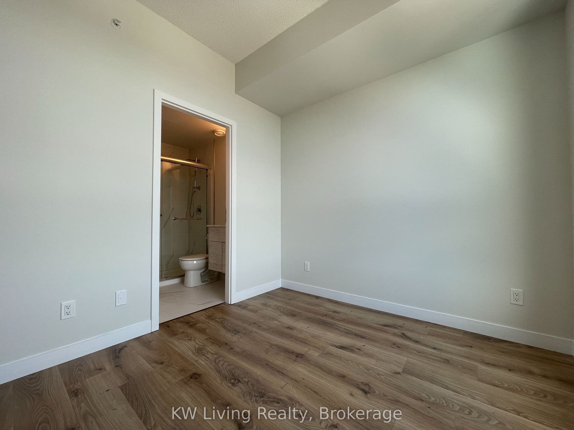 60 Frederick Street, #3202, Kitchener, Waterloo ON N2H 0C7 60 Frederick Street, #3202, Kitchener, Waterloo ON N2H 0C7