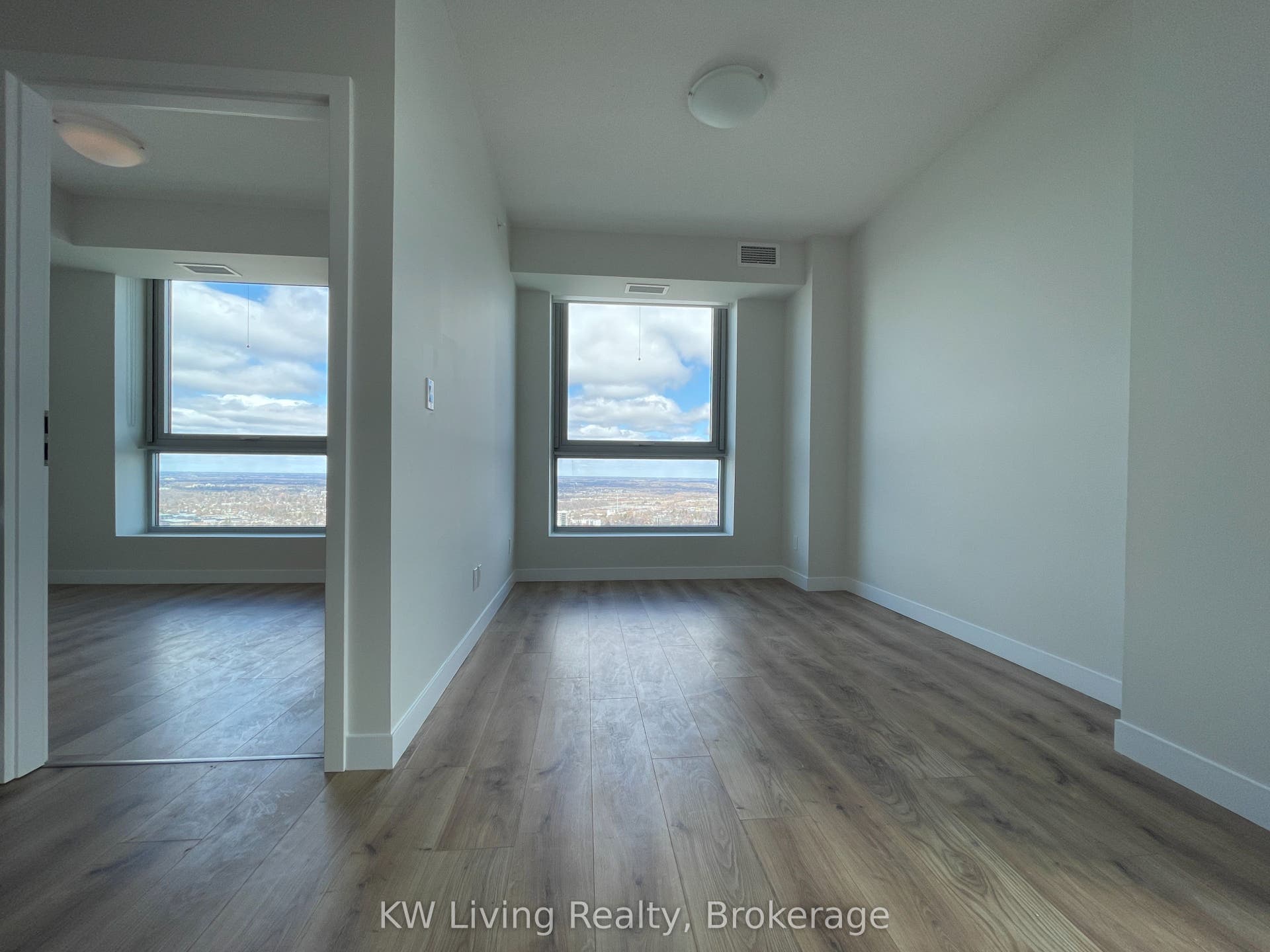 60 Frederick Street, #3202, Kitchener, Waterloo ON N2H 0C7 60 Frederick Street, #3202, Kitchener, Waterloo ON N2H 0C7