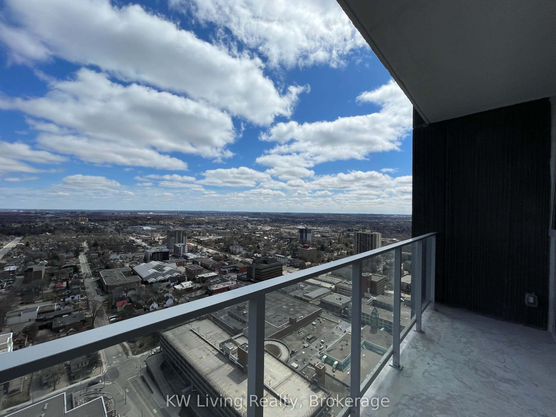 60 Frederick Street, #3202, Kitchener, Waterloo ON N2H 0C7 60 Frederick Street, #3202, Kitchener, Waterloo ON N2H 0C7