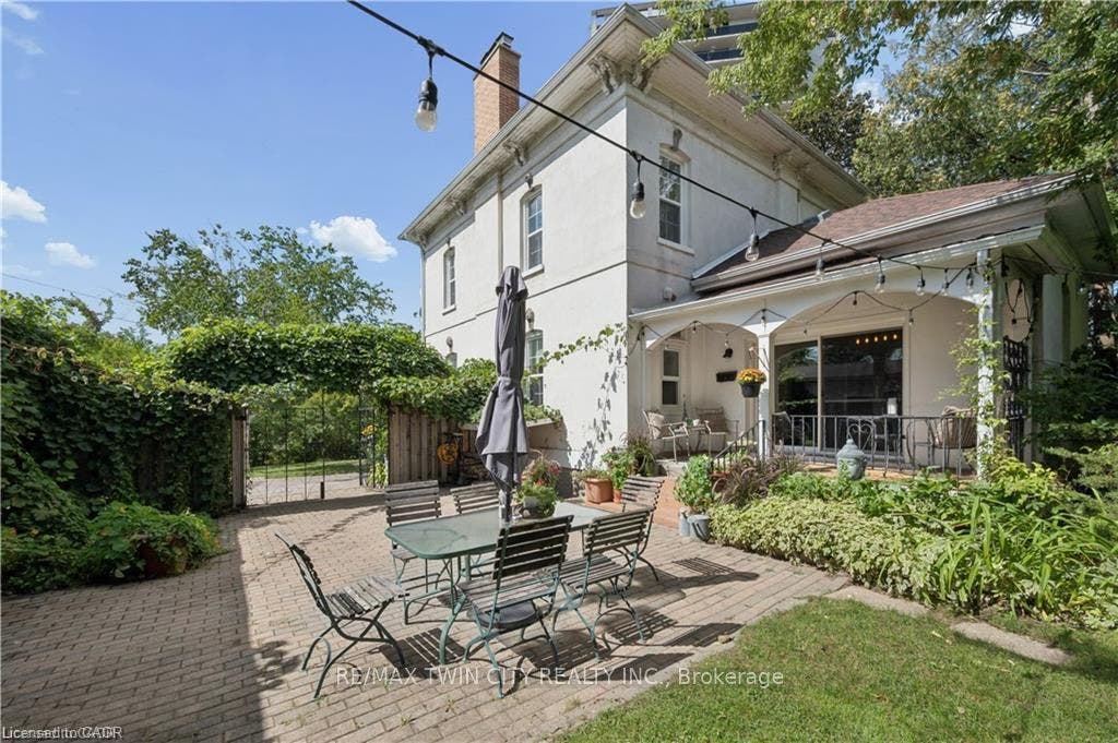 66 Park Hill Road E, Cambridge, Waterloo ON N1R 1P7 66 Park Hill Road E, Cambridge, Waterloo ON N1R 1P7