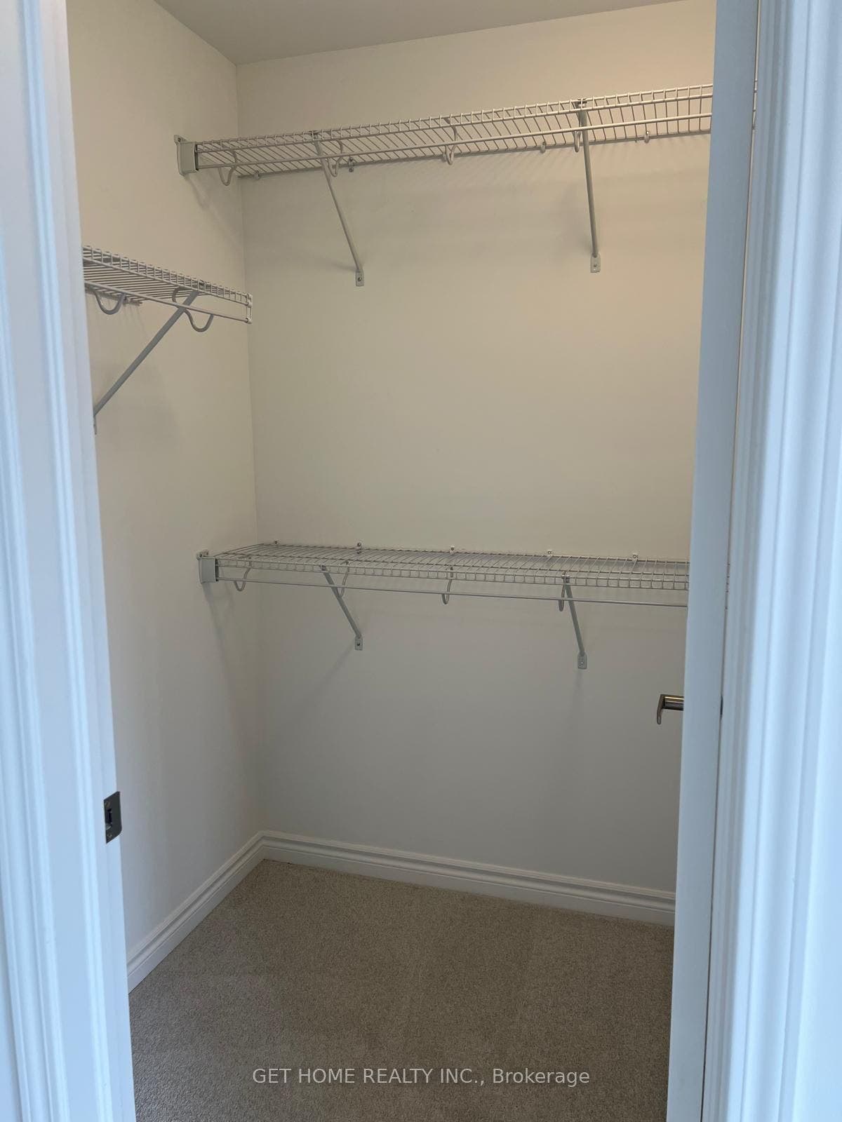 34 Histand Trail, Kitchener, Waterloo ON N2R 0S2 34 Histand Trail, Kitchener, Waterloo ON N2R 0S2