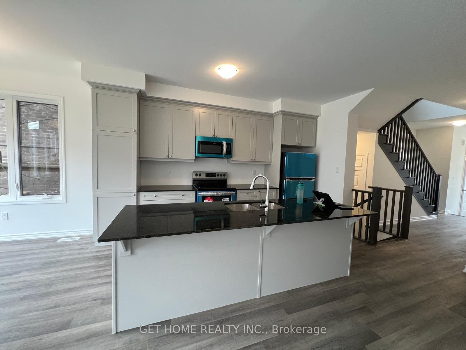 34 Histand Trail, Kitchener, Waterloo ON N2R 0S2 34 Histand Trail, Kitchener, Waterloo ON N2R 0S2