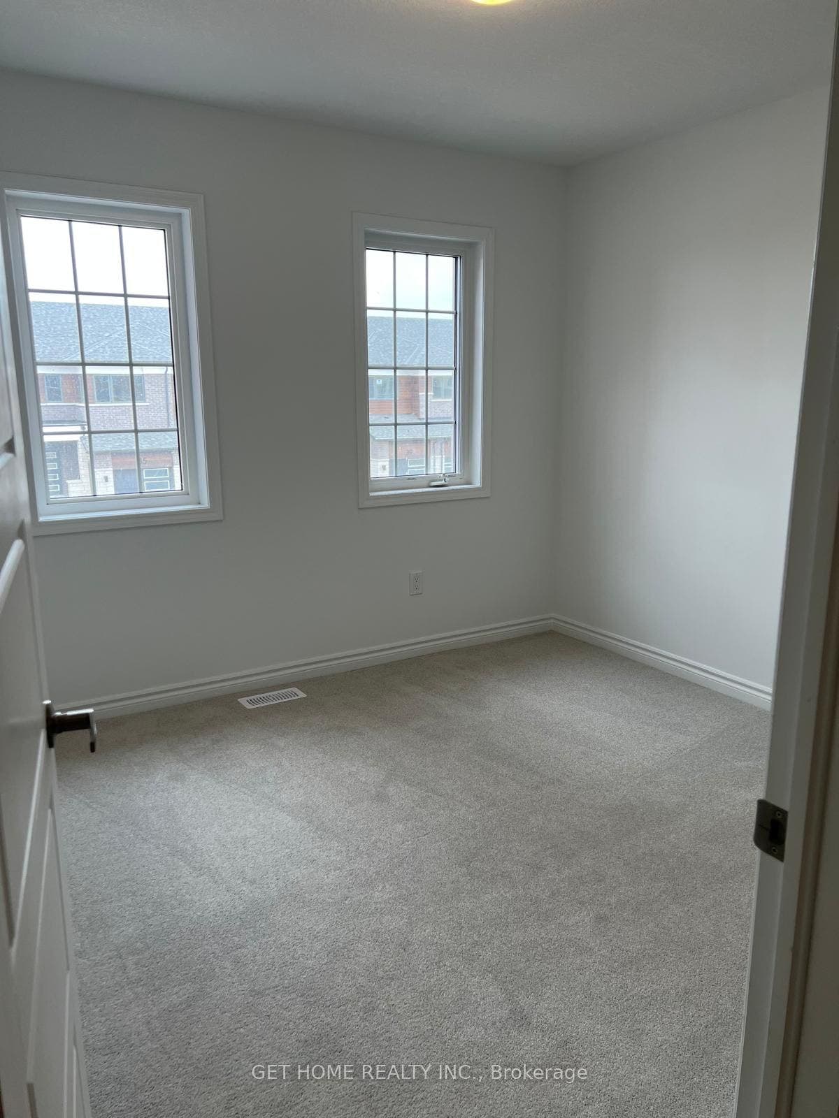34 Histand Trail, Kitchener, Waterloo ON N2R 0S2 34 Histand Trail, Kitchener, Waterloo ON N2R 0S2