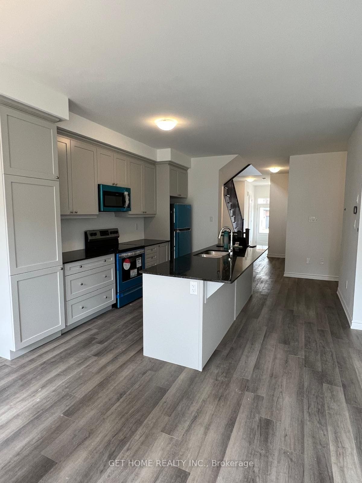34 Histand Trail, Kitchener, Waterloo ON N2R 0S2 34 Histand Trail, Kitchener, Waterloo ON N2R 0S2